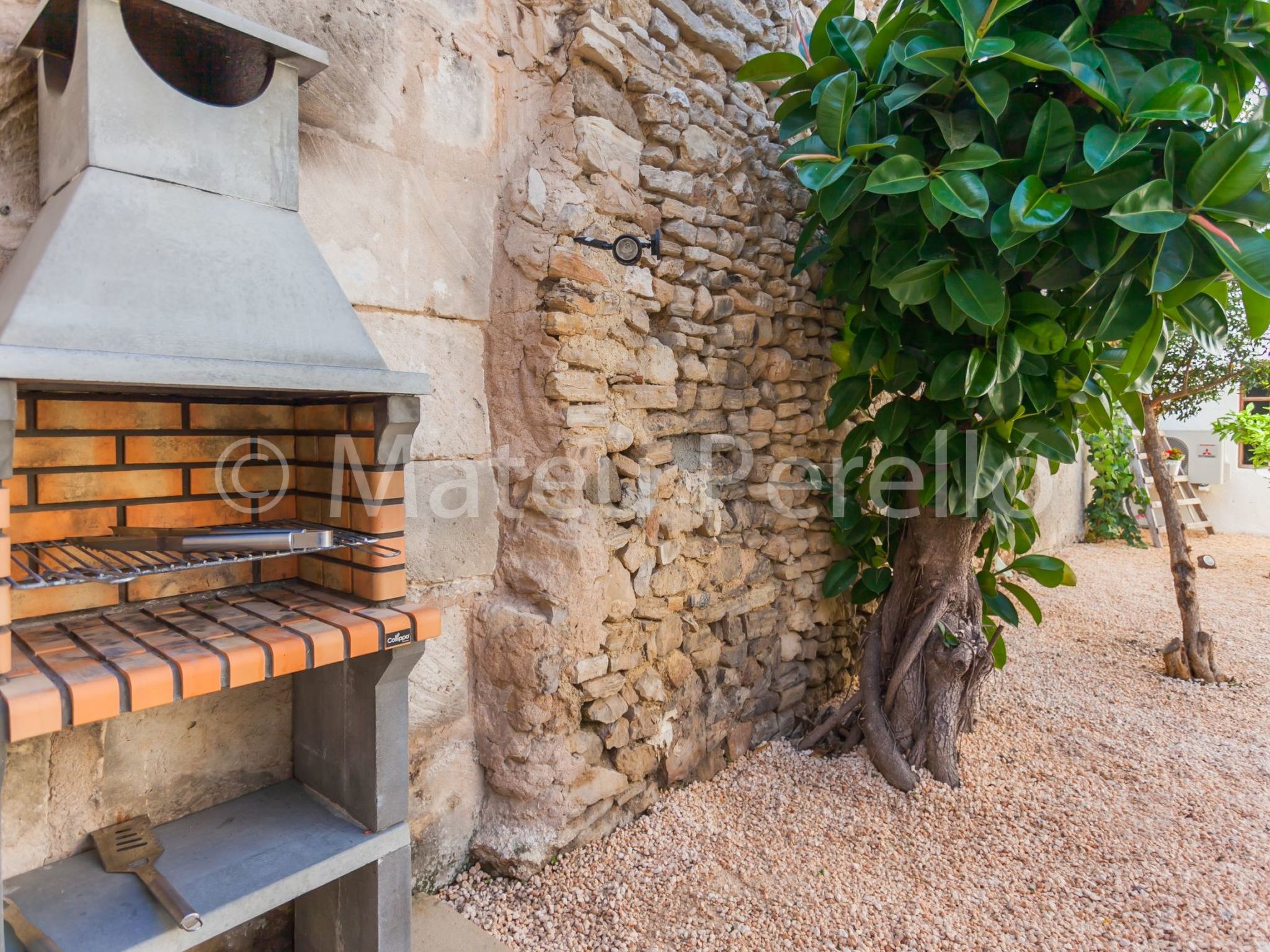 SLB-Stadthaus mit sonnigem Innenhof und Schwimmbad-Binnen