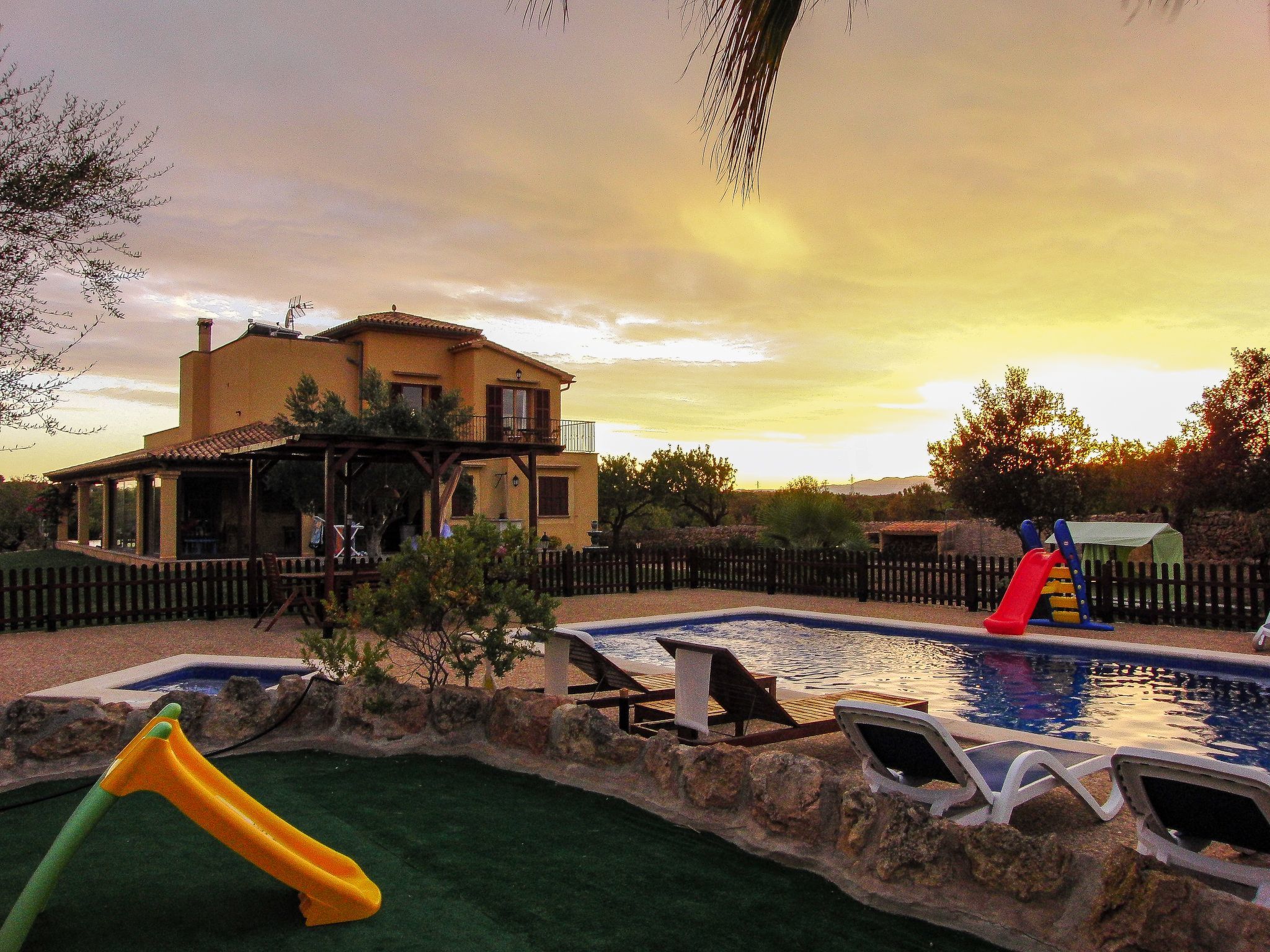 Villa mit 5 Schlafzimmern und Pool auf dem Lande-Binnen