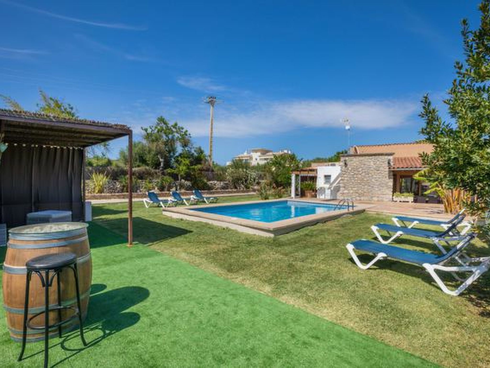 Schönes Ferienhaus in Artà mit Eigenem Pool - Buiten