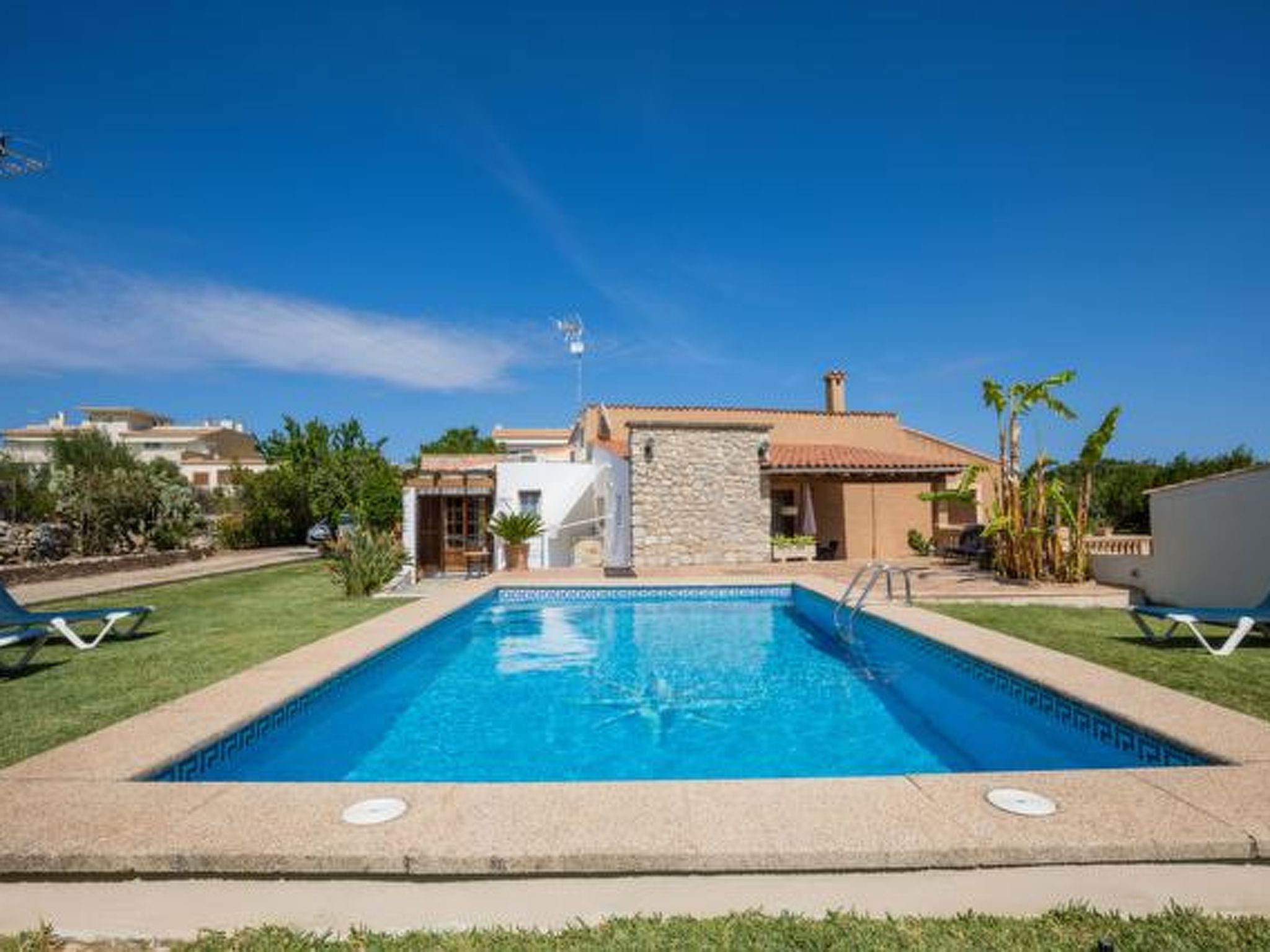 Schönes Ferienhaus in Artà mit Eigenem Pool - Buiten