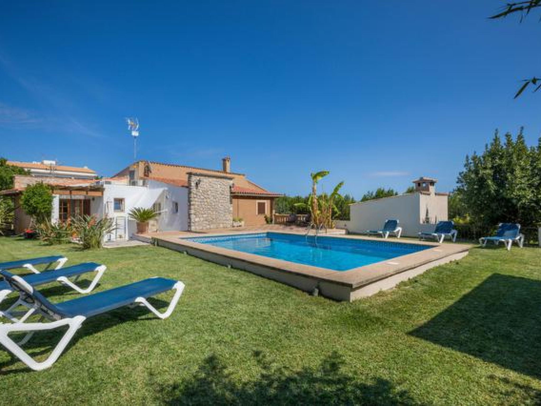 Schönes Ferienhaus in Artà mit Eigenem Pool - Buiten