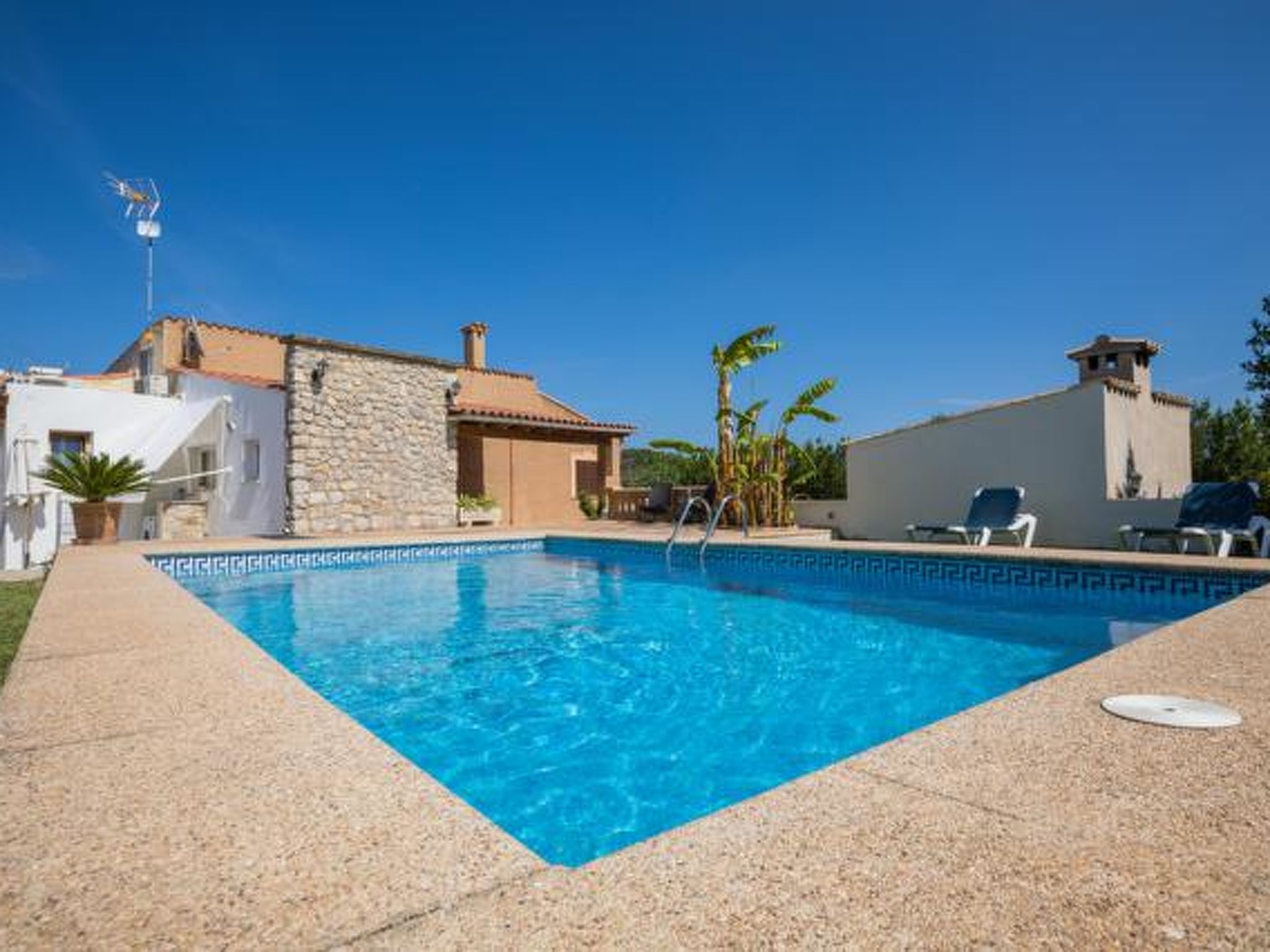 Schönes Ferienhaus in Artà mit Eigenem Pool - Buiten