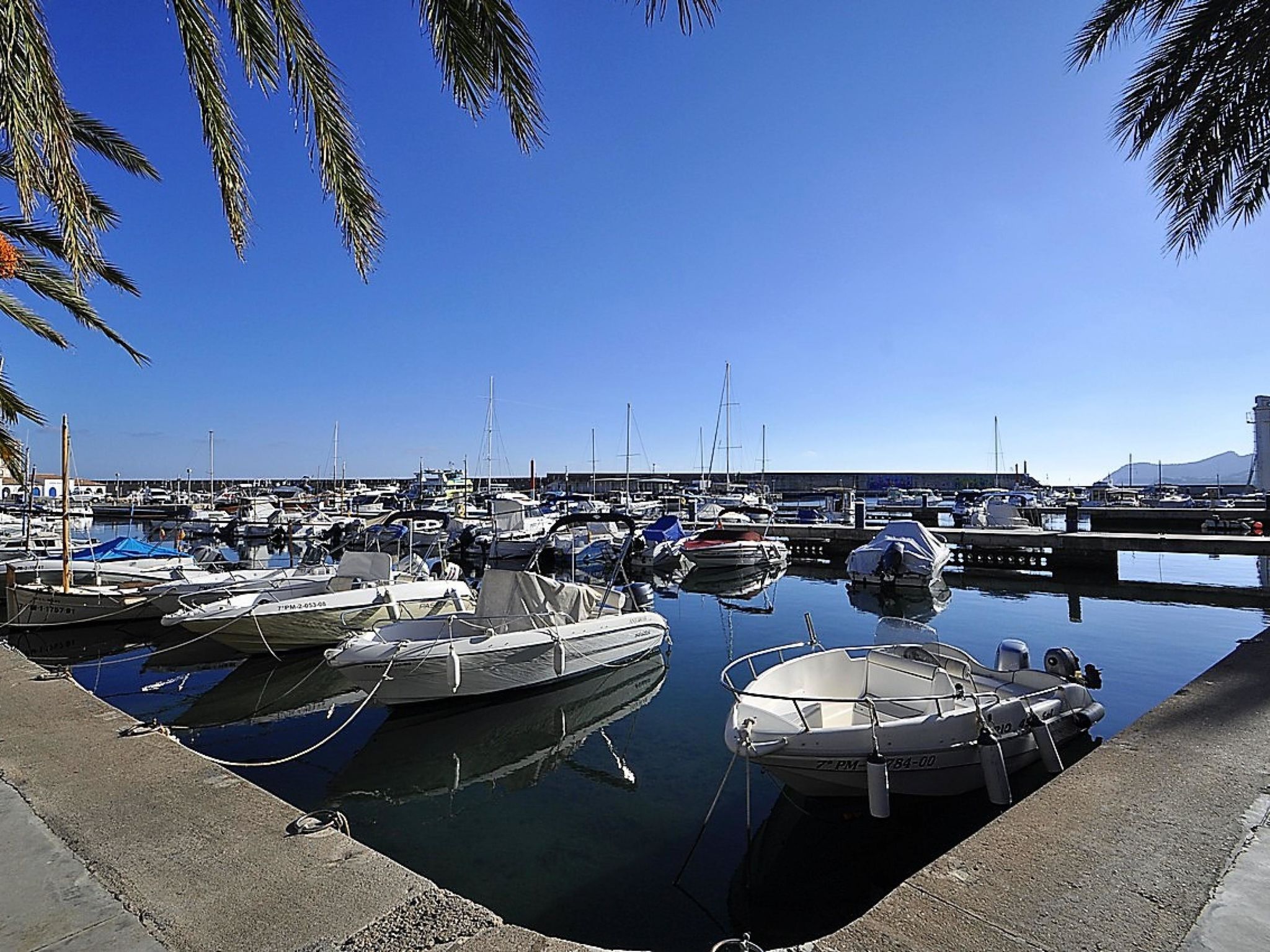 Photo of LAS COLUMNAS- Chalet al lado de la playa, wifi , piscina y bbq. Todos los publi