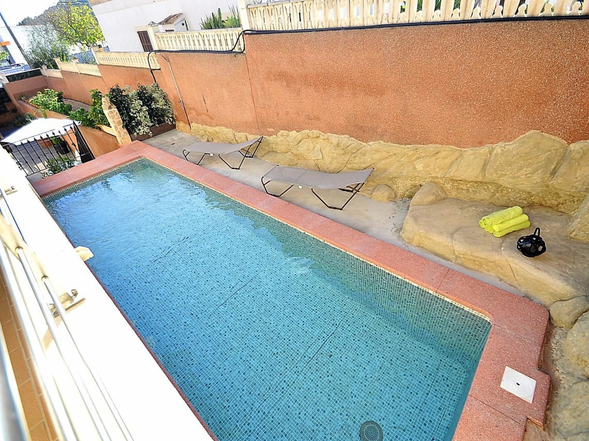 Photo of LAS COLUMNAS- Chalet al lado de la playa, wifi , piscina y bbq. Todos los publi