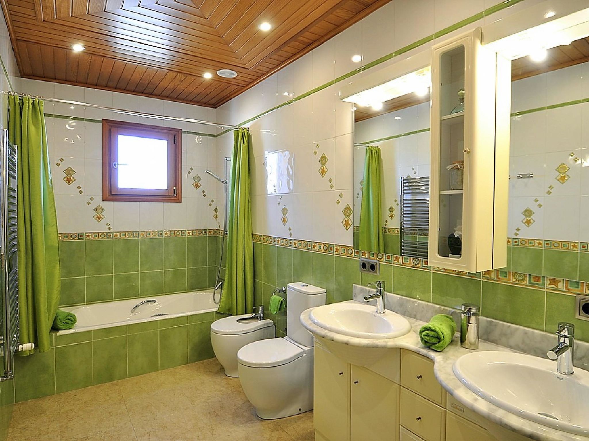 Photo of LAS COLUMNAS- Chalet al lado de la playa, wifi , piscina y bbq. Todos los publi