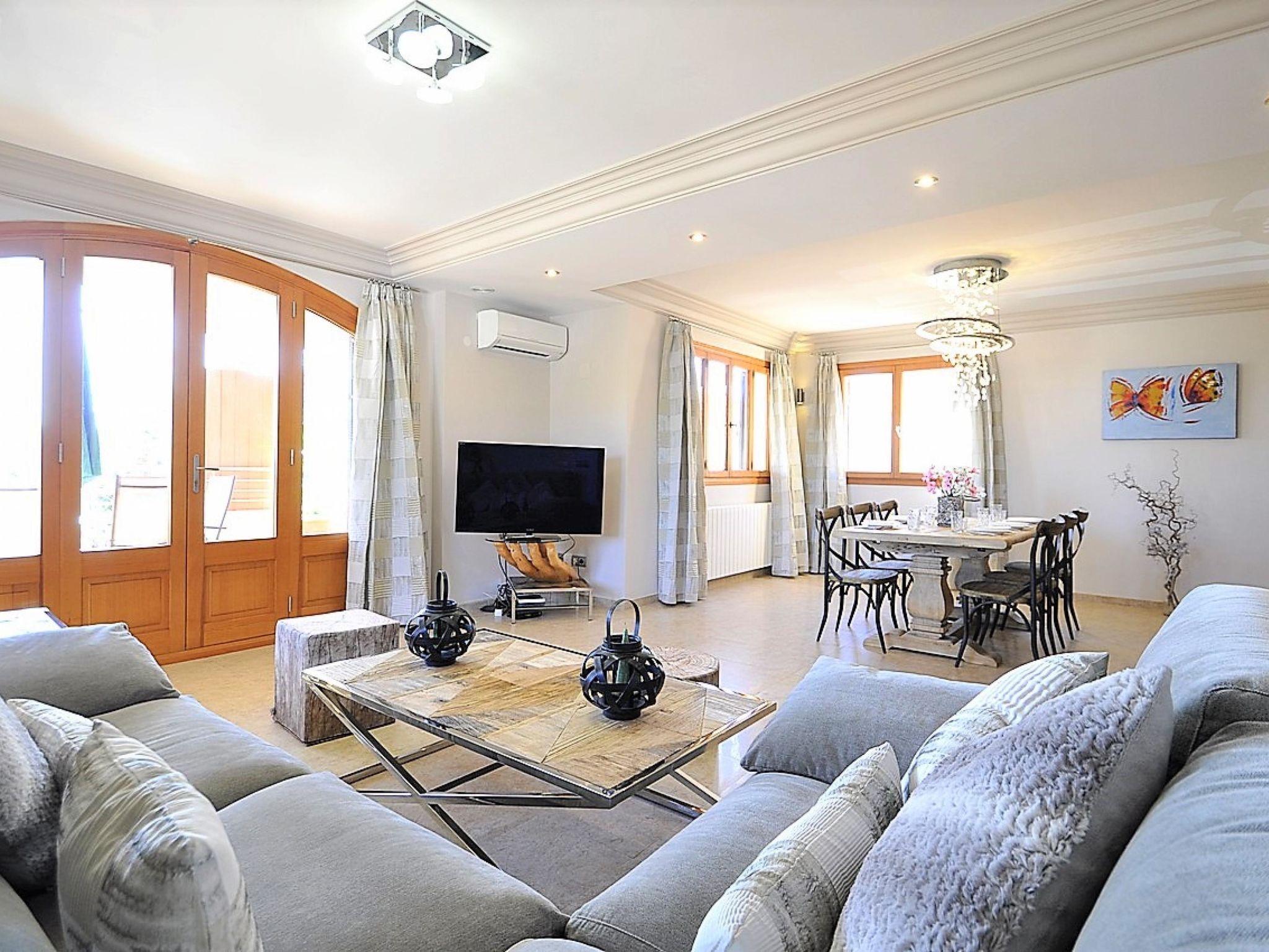 Photo of LAS COLUMNAS- Chalet al lado de la playa, wifi , piscina y bbq. Todos los publi