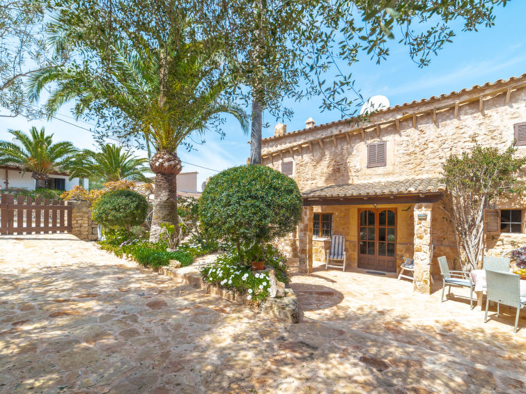 Search and Stay destination Cala Llombards, IB - Spain from AU$ 211. Can Felip