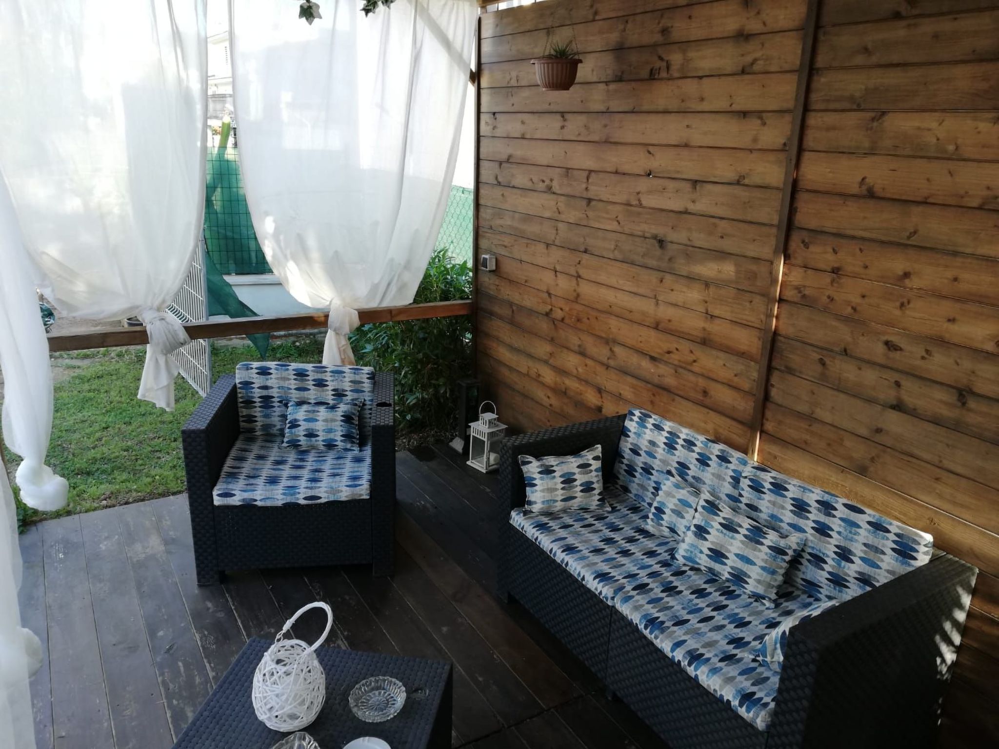 Für 2 Personen und 4 Kinder-Inside