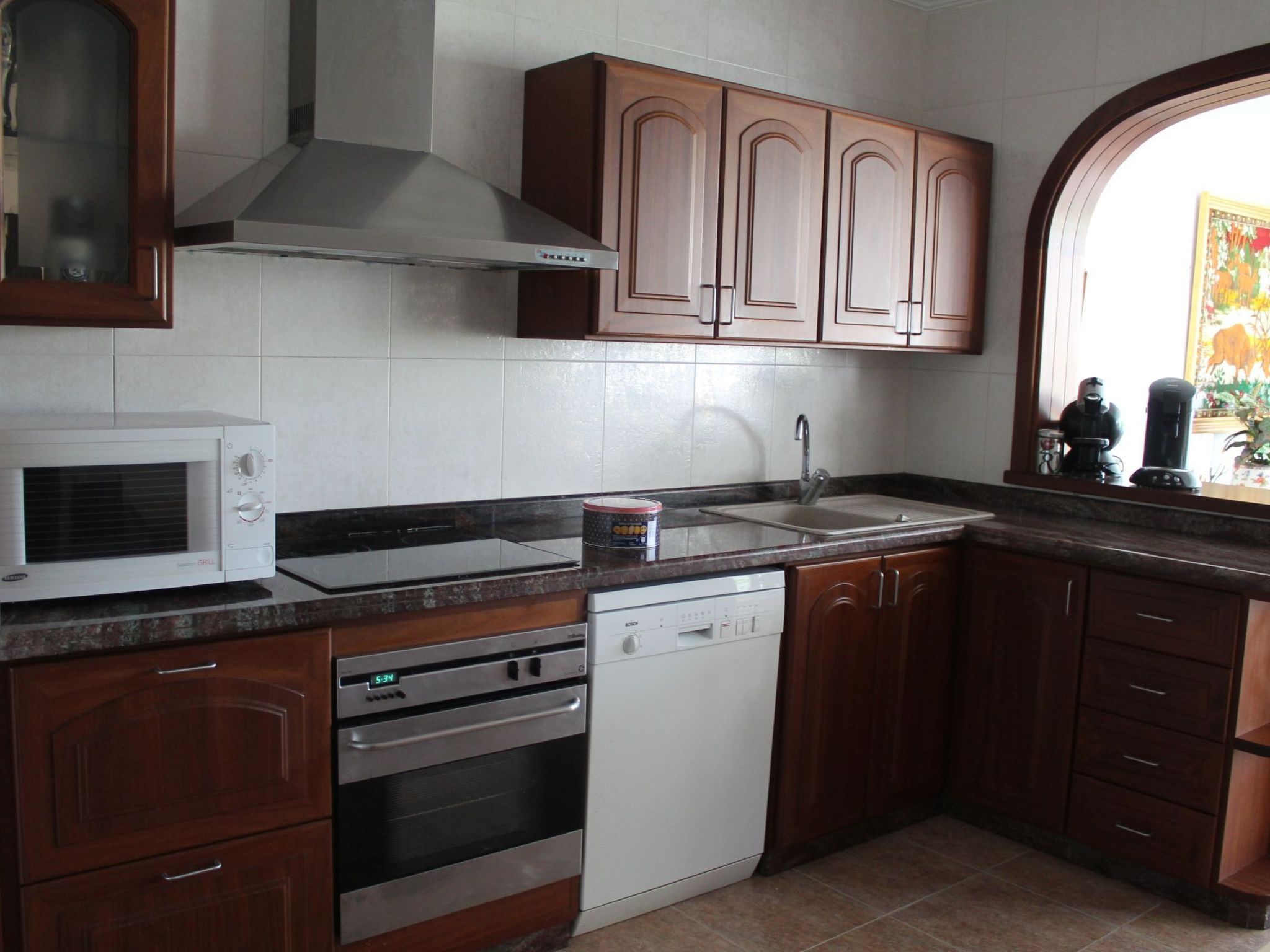 Für 2 Personen und 4 Kinder-Inside