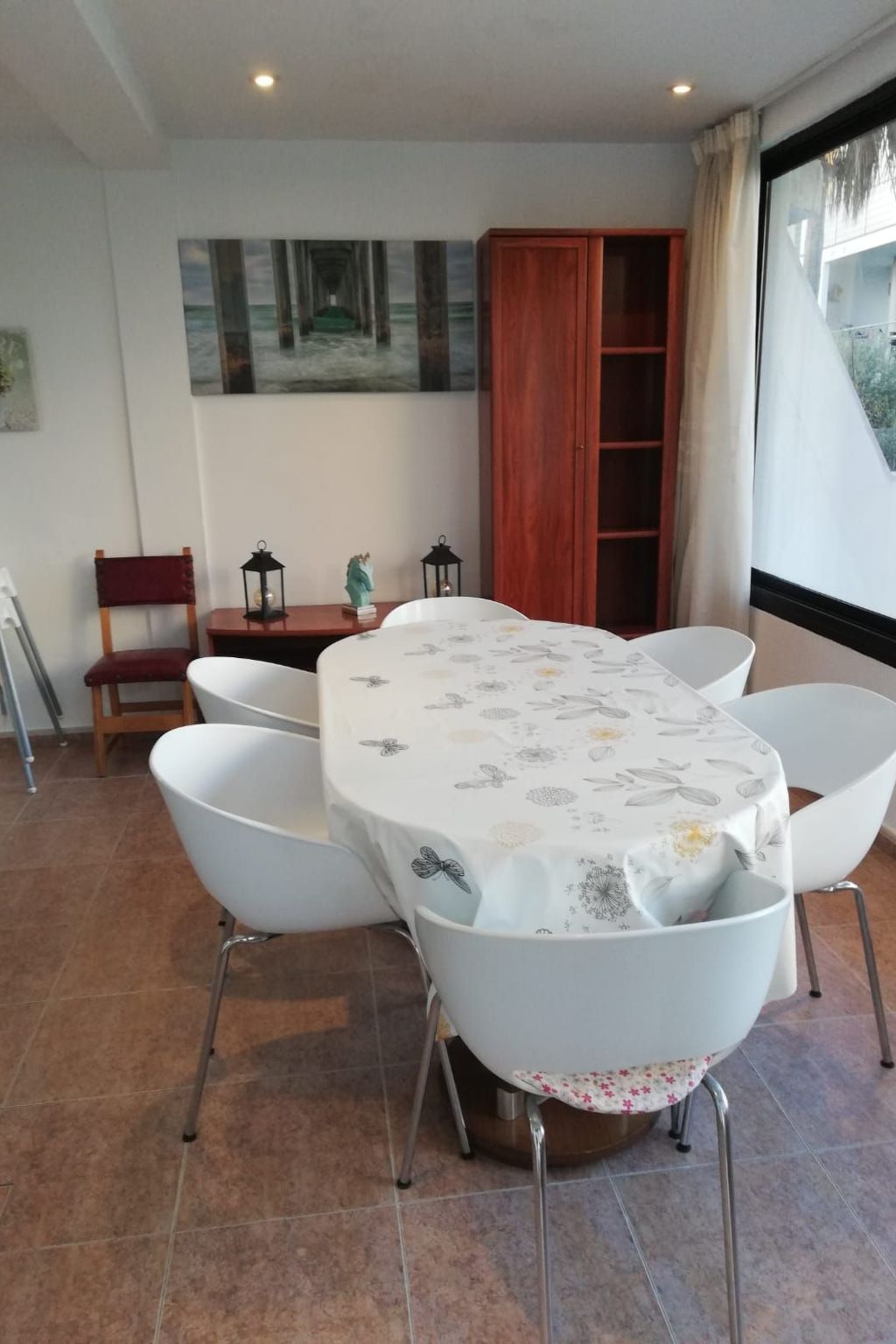 Für 2 Personen und 4 Kinder-Inside