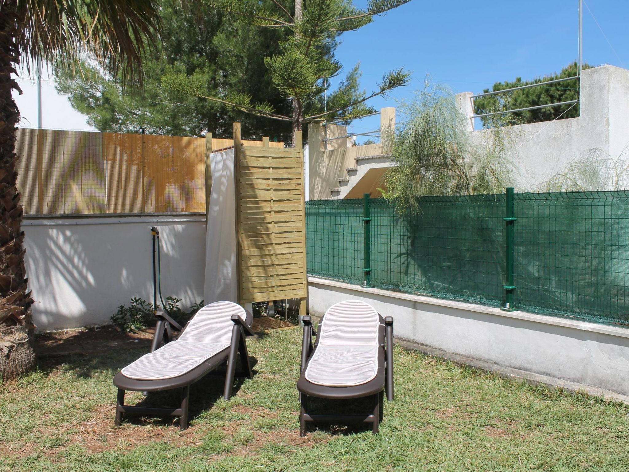 Für 2 Personen und 4 Kinder-Inside