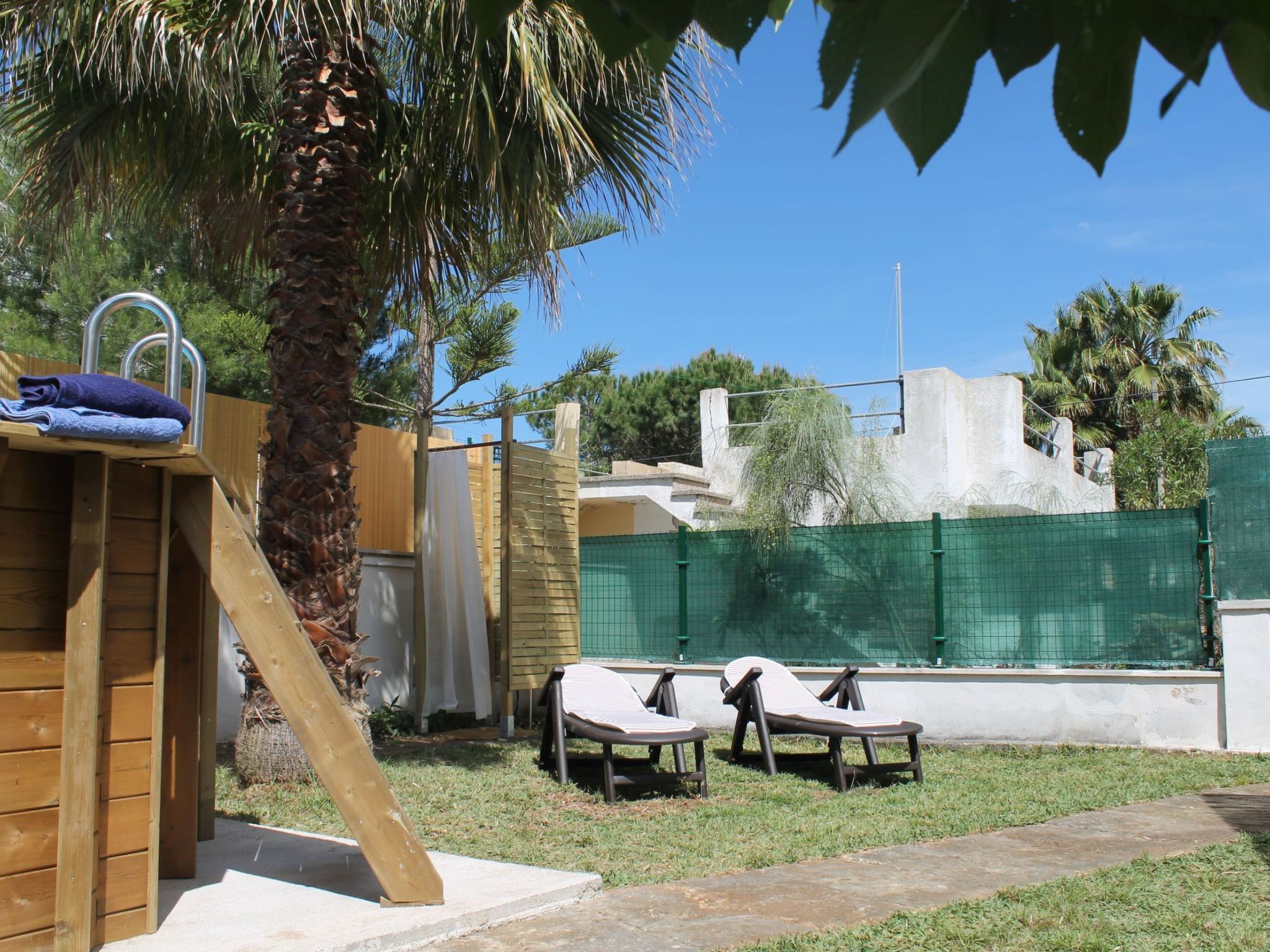 Für 2 Personen und 4 Kinder-Inside