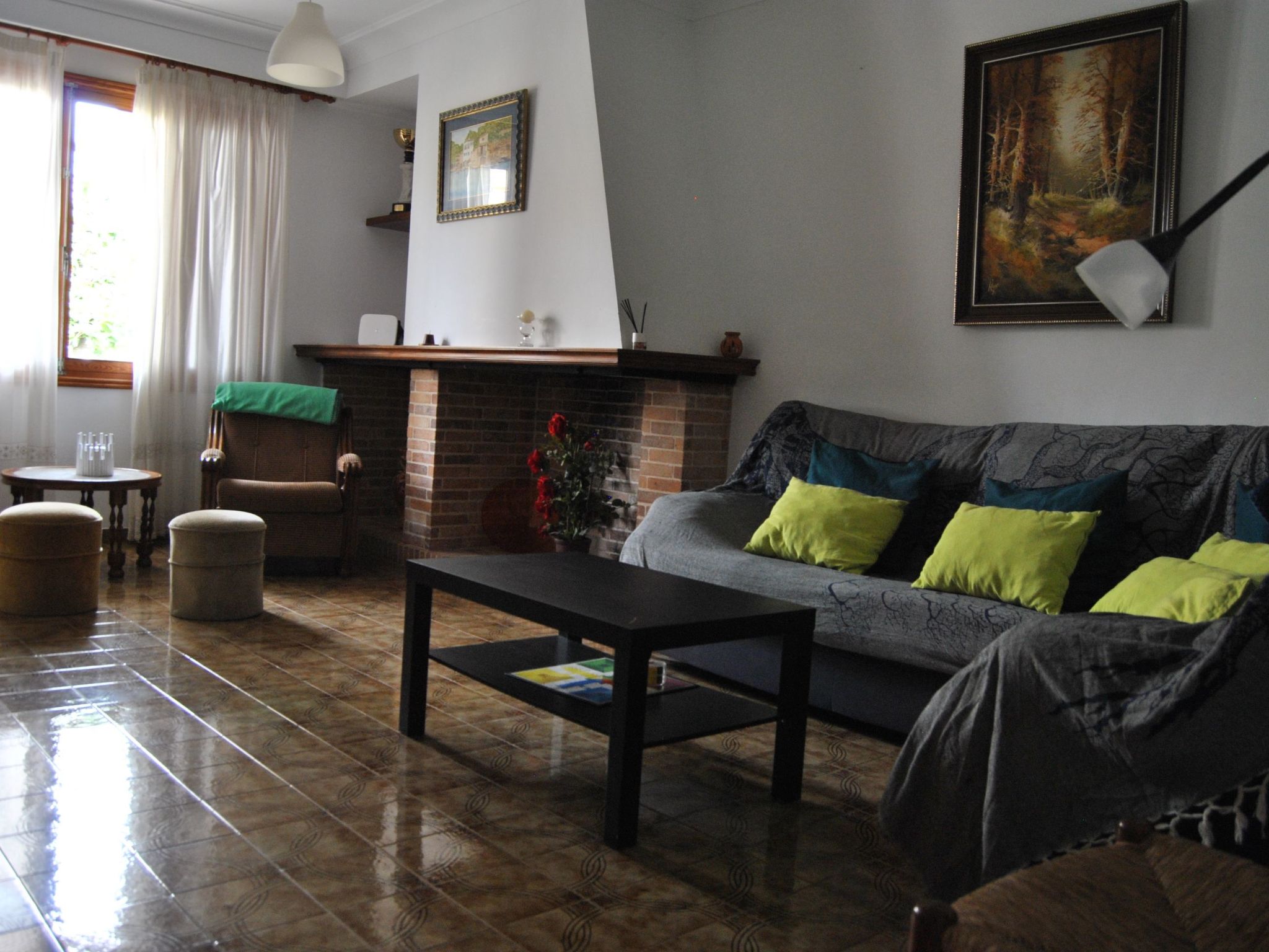 Für 2 Personen und 4 Kinder-Inside