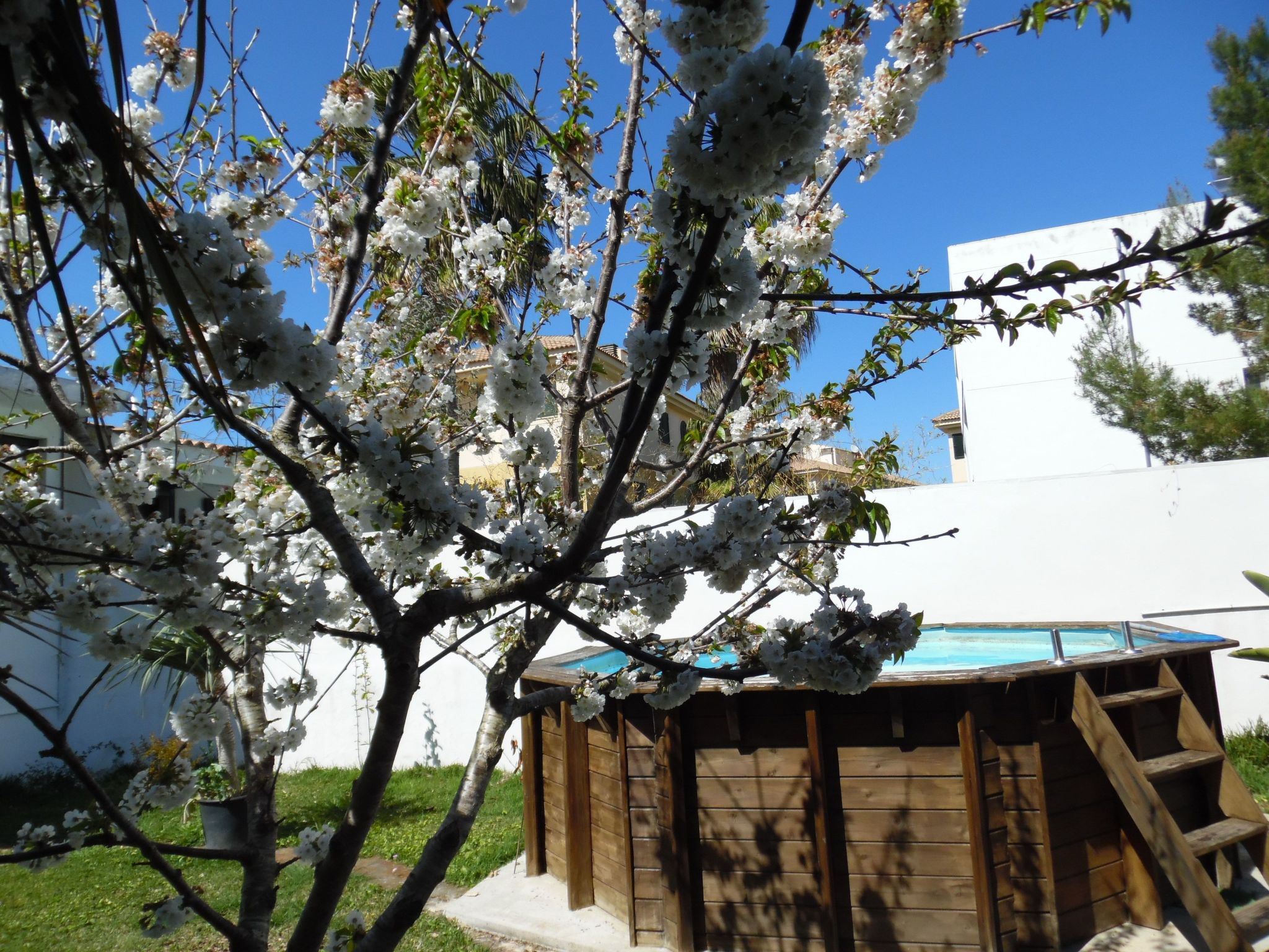 Für 2 Personen und 4 Kinder-Inside