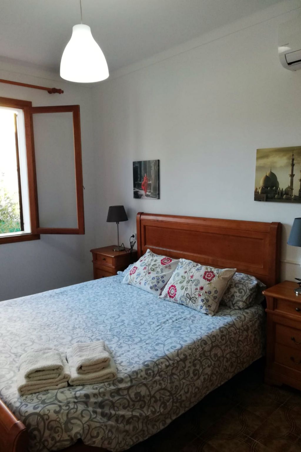 Für 2 Personen und 4 Kinder-Inside