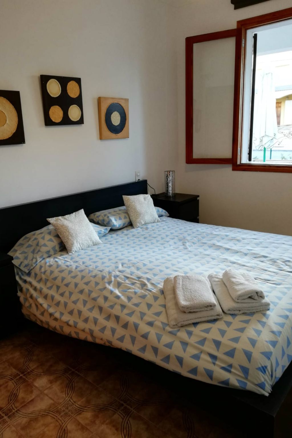 Für 2 Personen und 4 Kinder-Inside