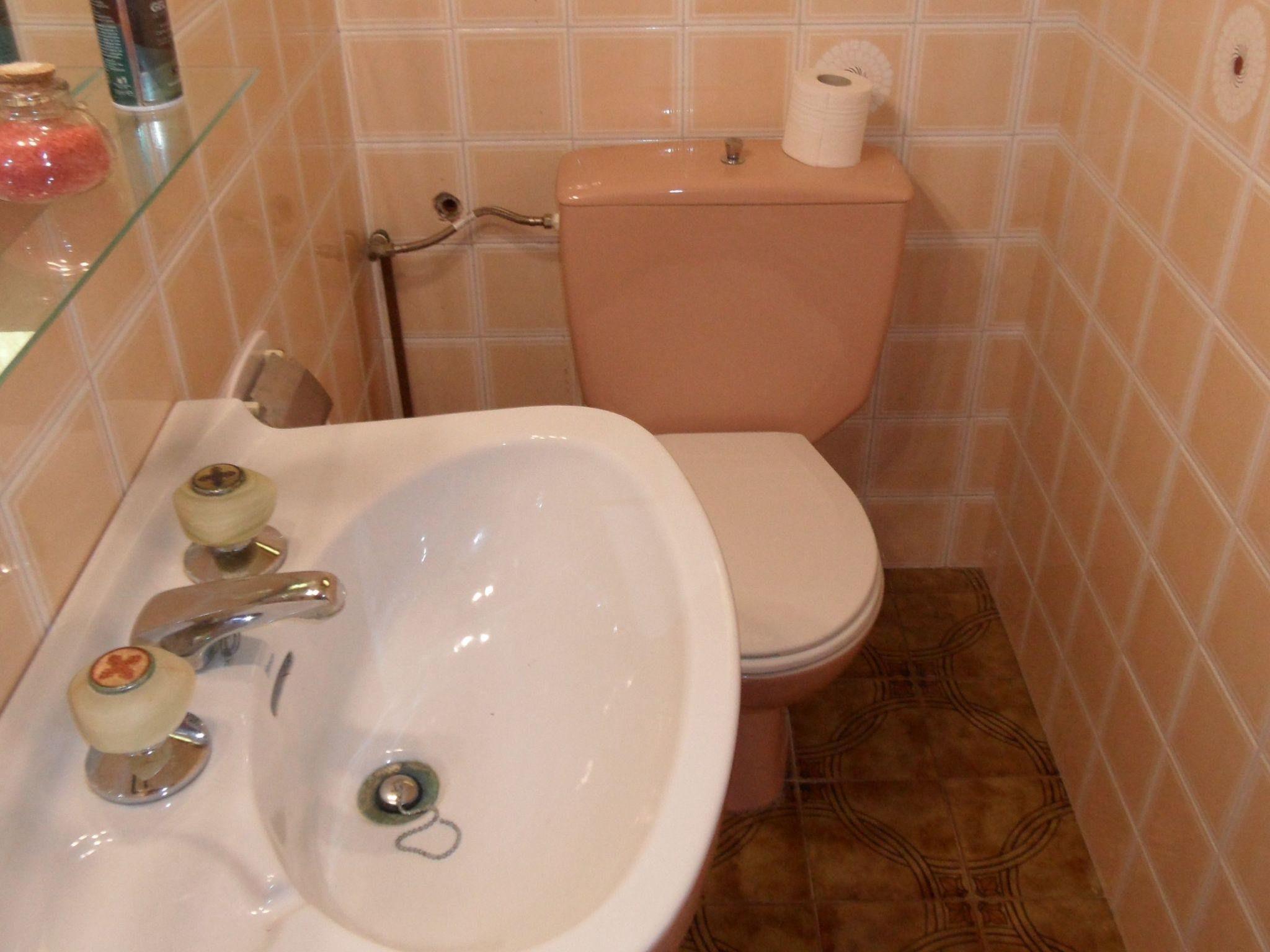 Für 2 Personen und 4 Kinder-Inside