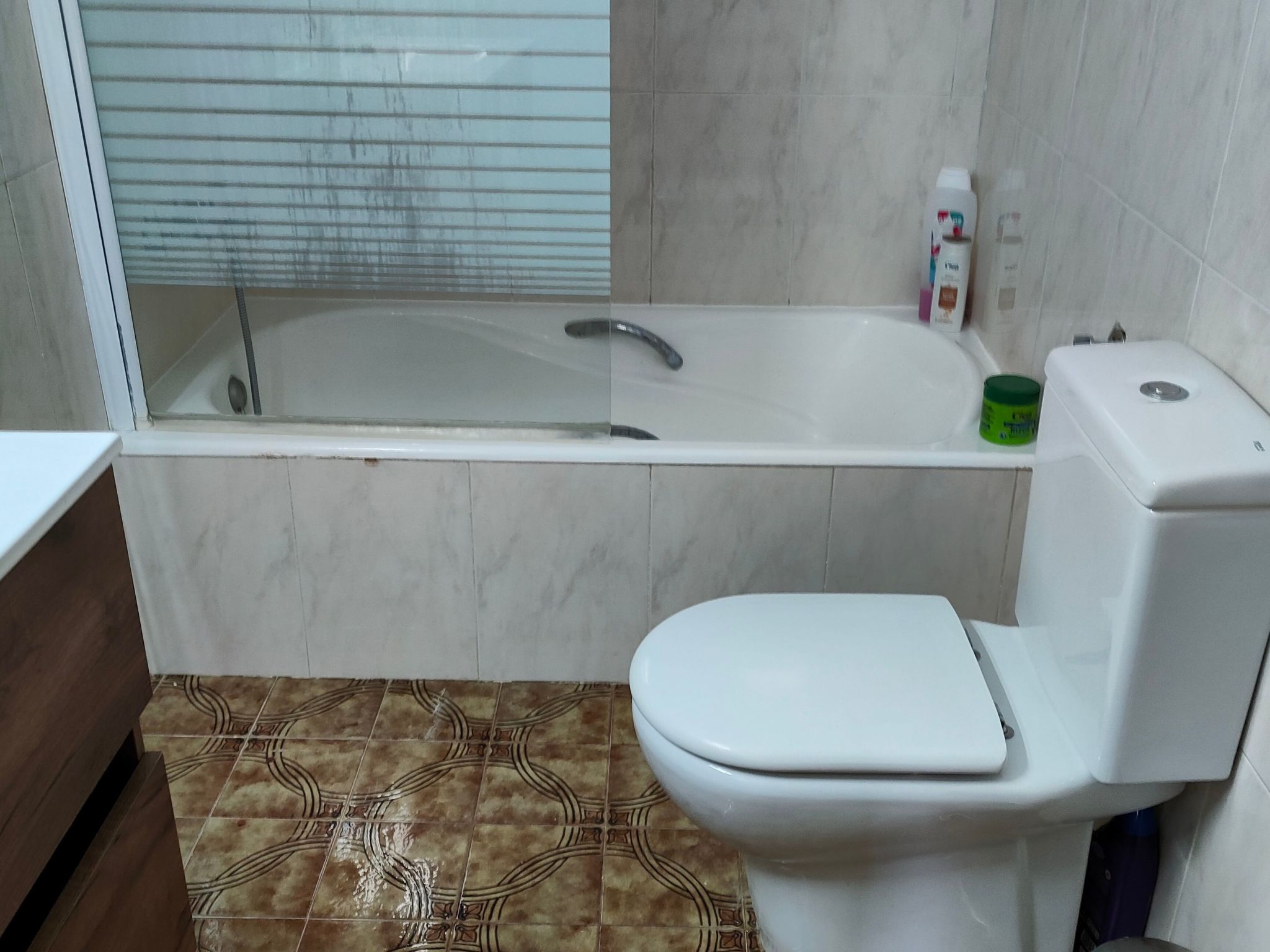 für 2 Personen und 4 Kinder