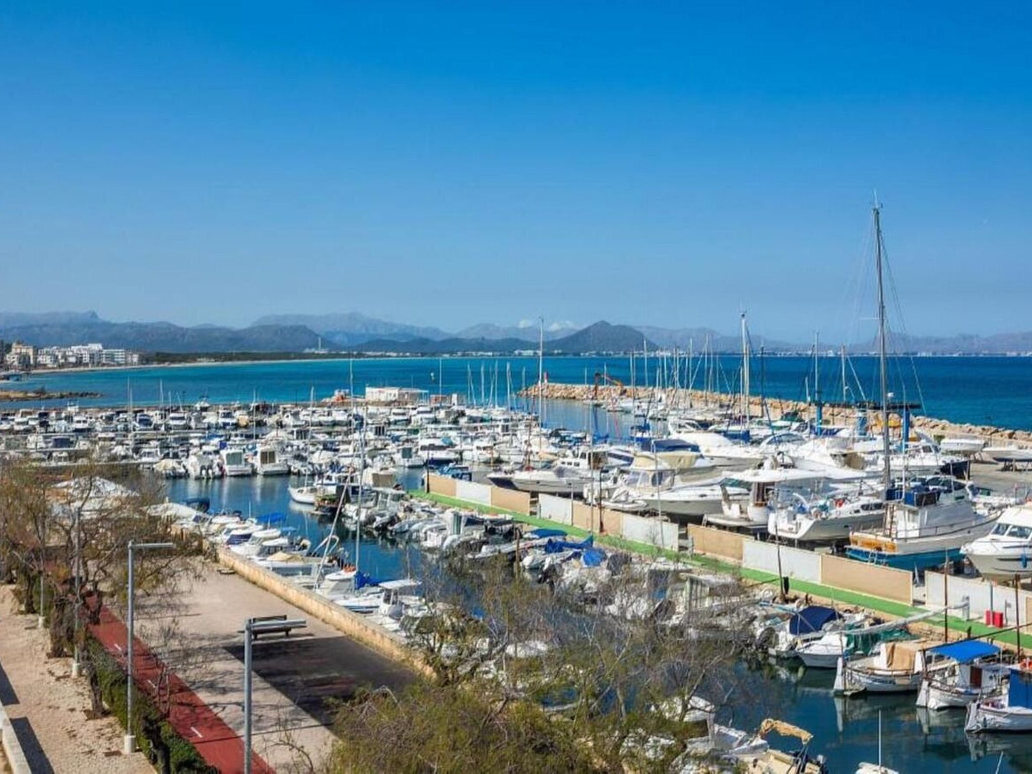 Moderne Wohnung mit Meerblick - Klimaanlage und WIFI