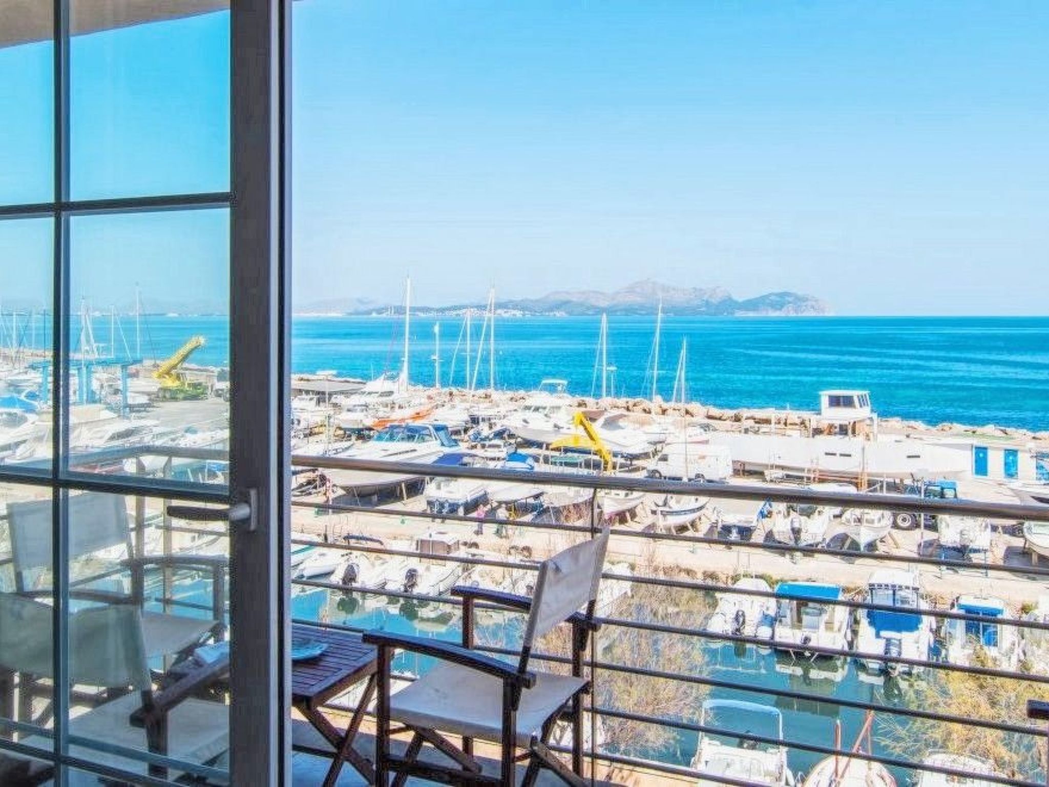 Moderne Wohnung mit Meerblick - Klimaanlage und WIFI-Buiten