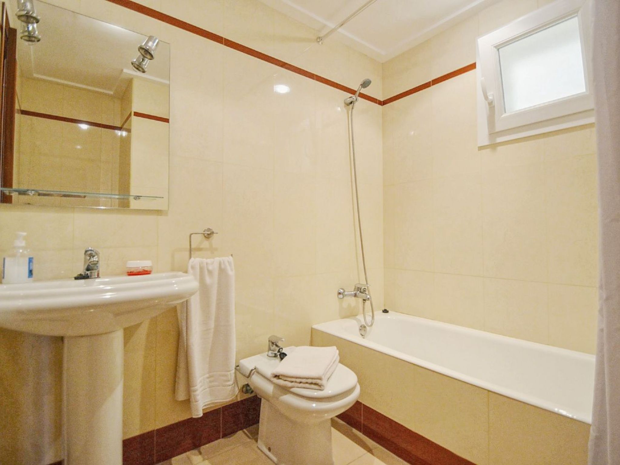 Moderne Wohnung mit Meerblick - Klimaanlage und WIFI-Image-tags.info