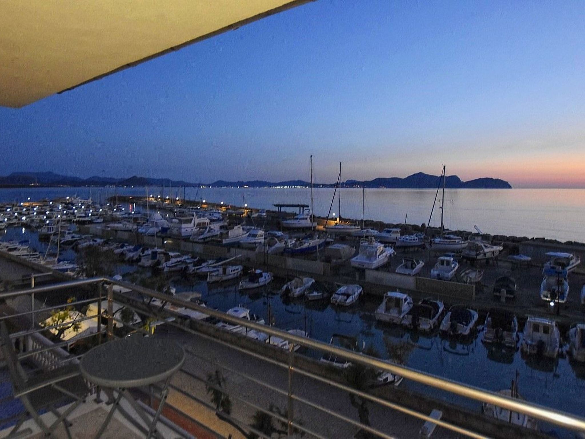 Moderne Wohnung mit Meerblick - Klimaanlage und WIFI-Image-tags.info