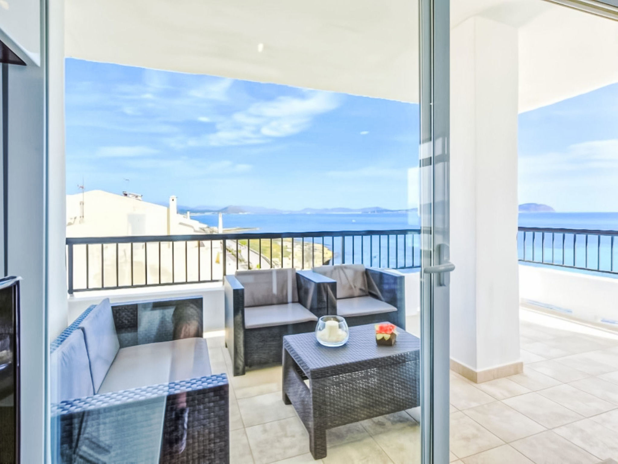 Moderne Wohnung vor dem Meer von Son Baulo