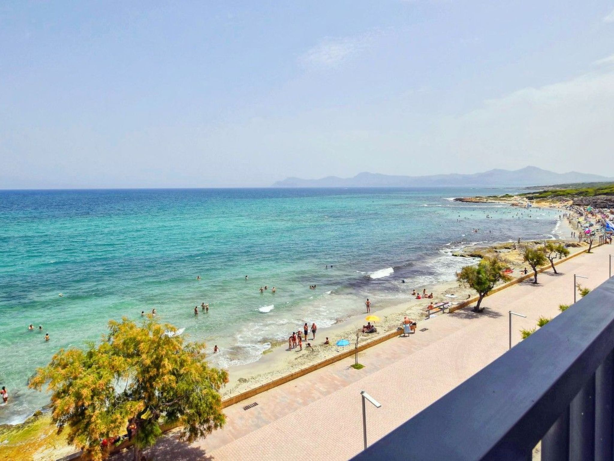 Moderne Wohnung vor dem Meer von Son Baulo