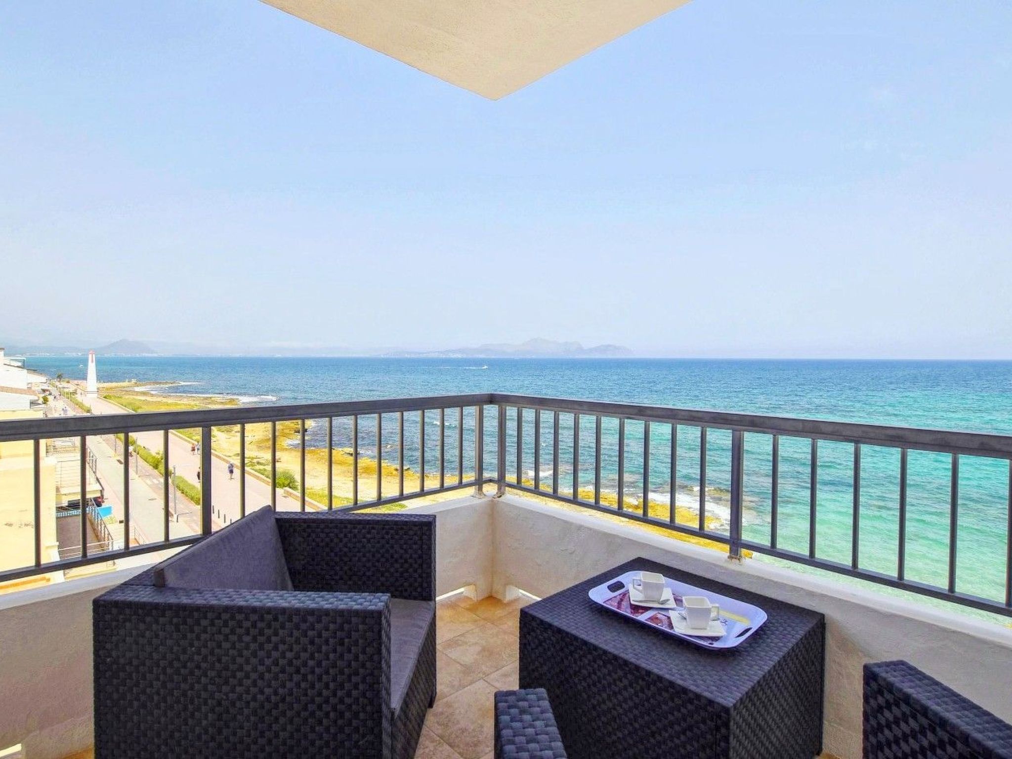 Moderne Wohnung vor dem Meer von Son Baulo