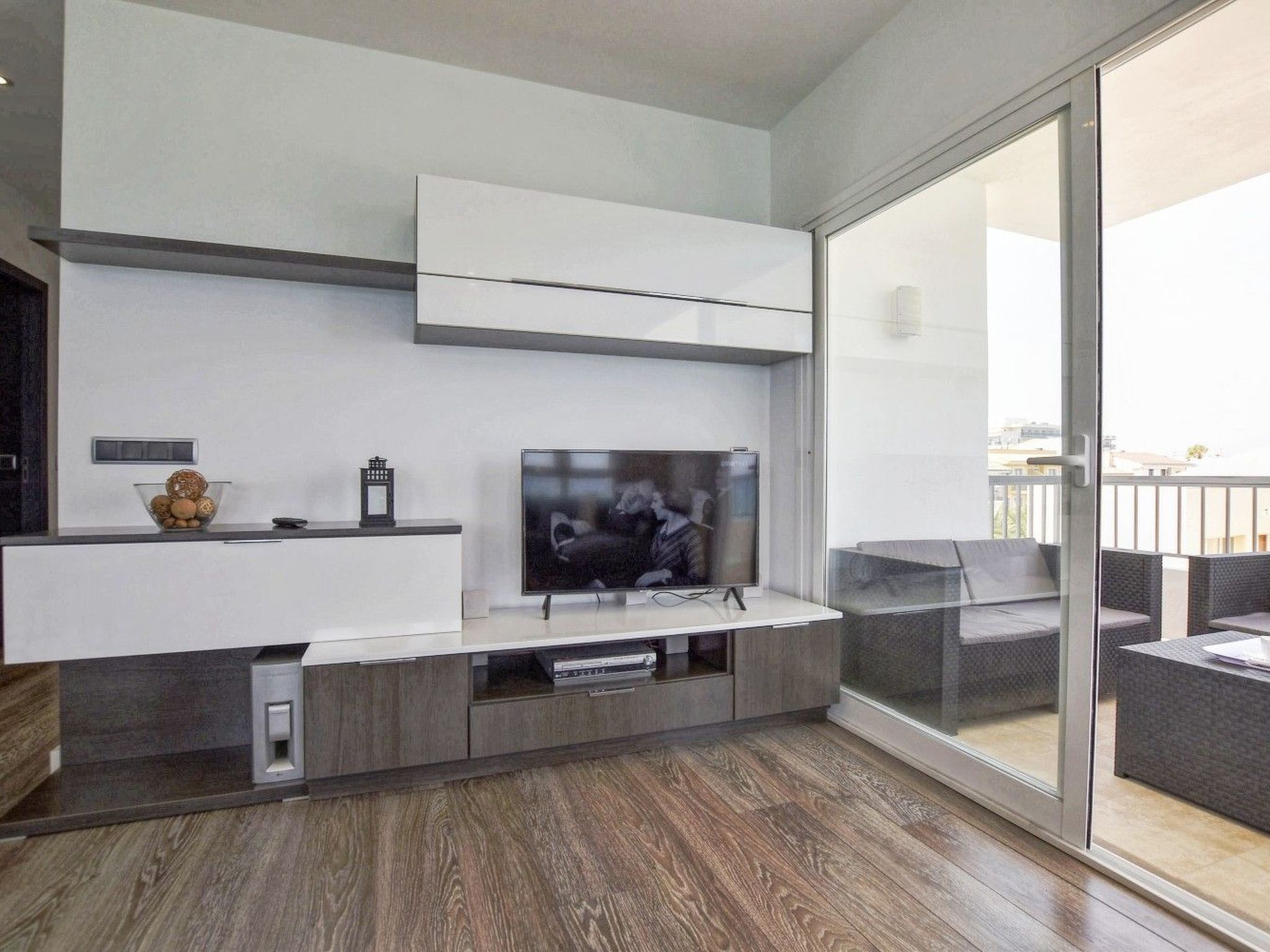 Moderne Wohnung vor dem Meer von Son Baulo-Image-tags.info