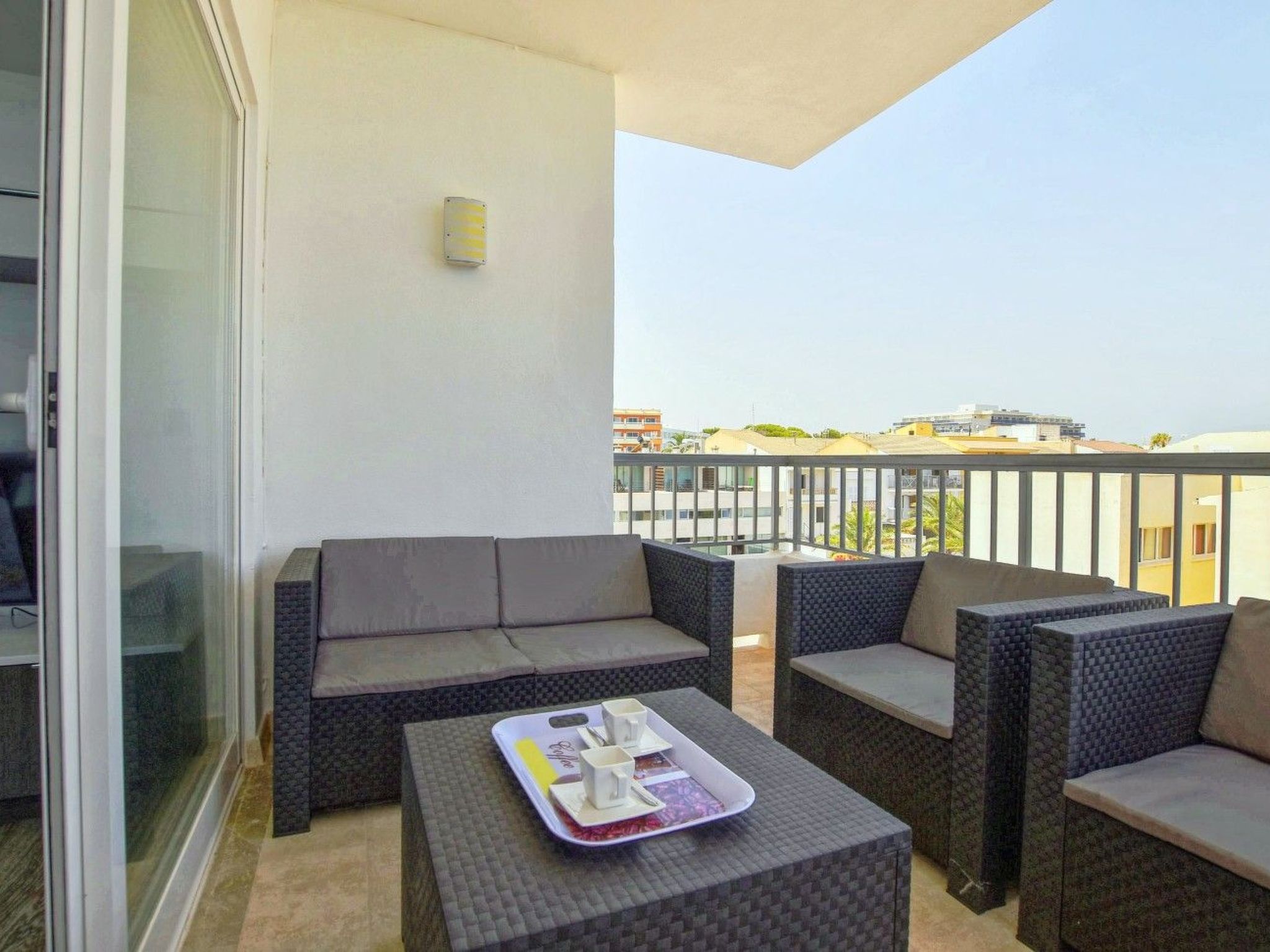 Moderne Wohnung vor dem Meer von Son Baulo-Image-tags.info