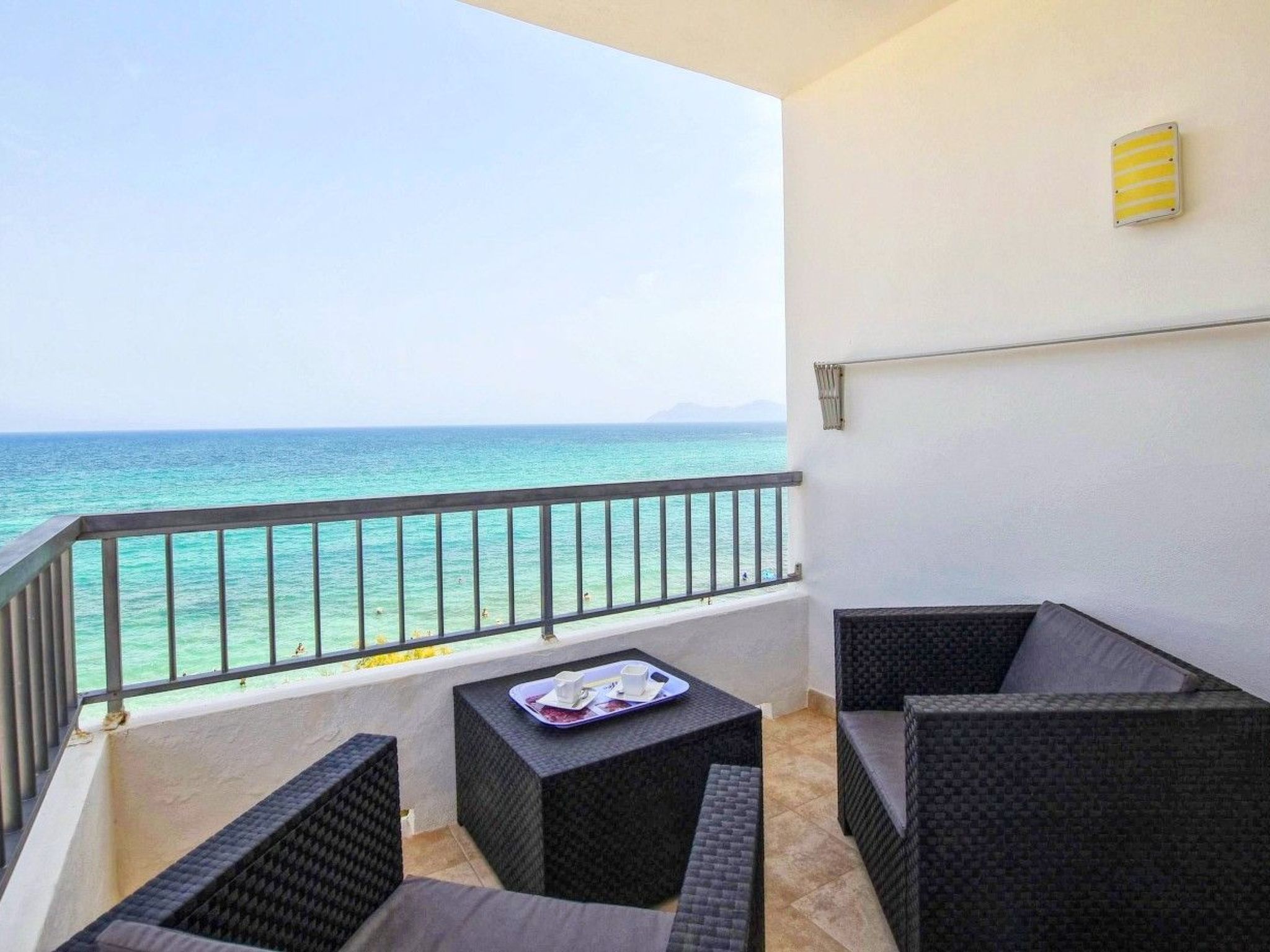 Moderne Wohnung vor dem Meer von Son Baulo-Image-tags.info