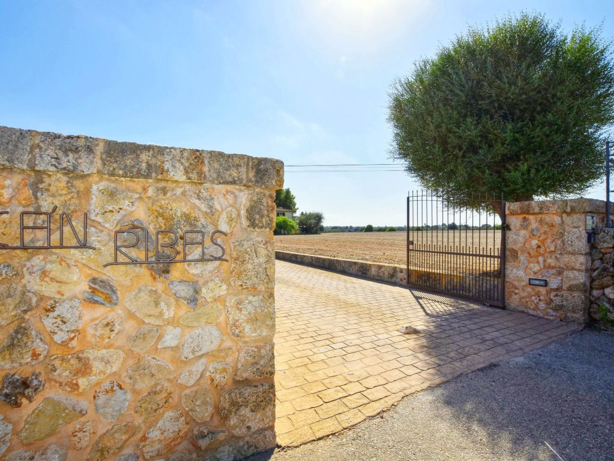 Modernes Landhaus mit Pool, Klimaanlage und WLAN nur 2 km vom Strand entfernt-Image-tags.info