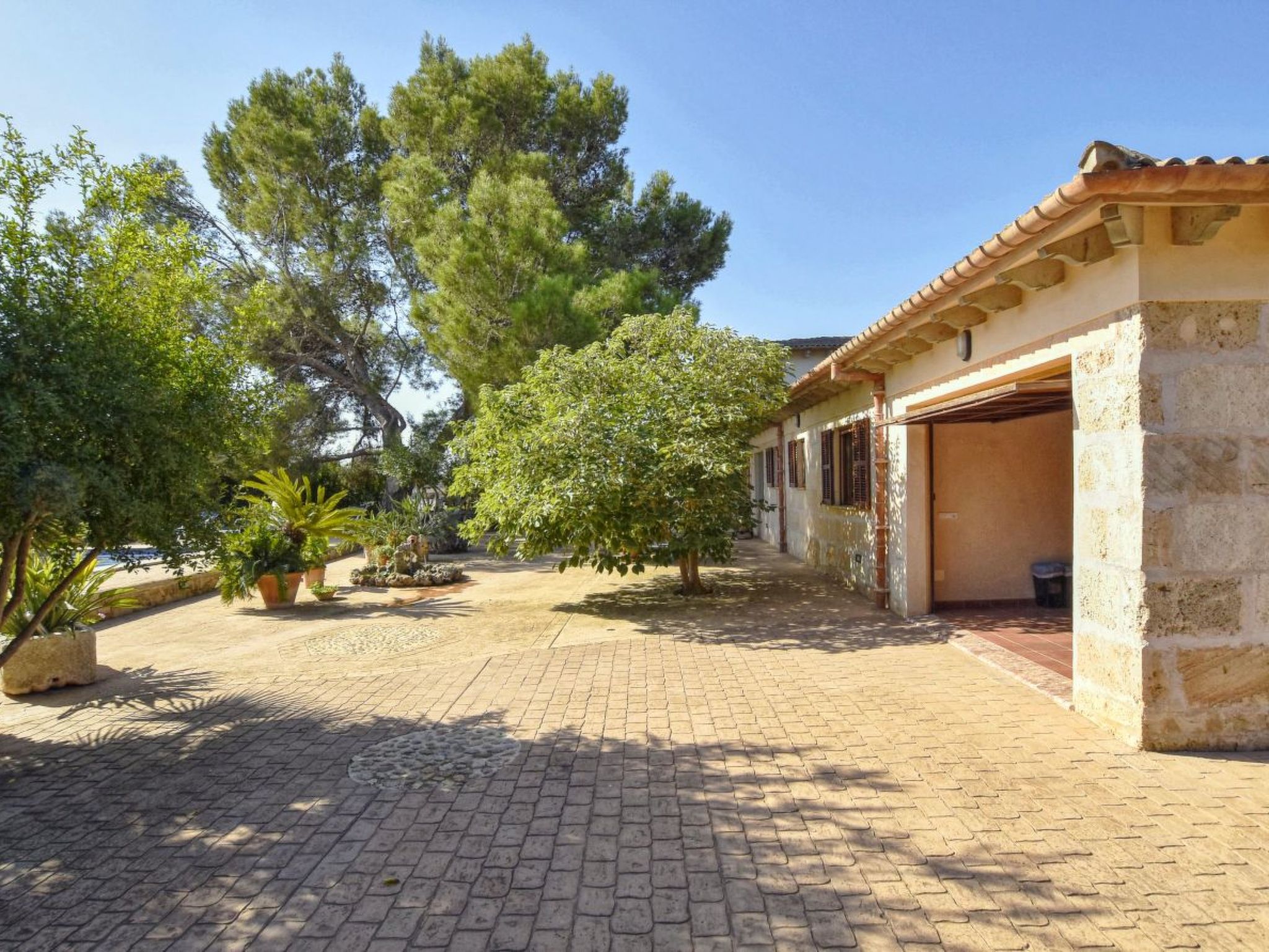 Modernes Landhaus mit Pool, Klimaanlage und WLAN nur 2 km vom Strand entfernt-Image-tags.info