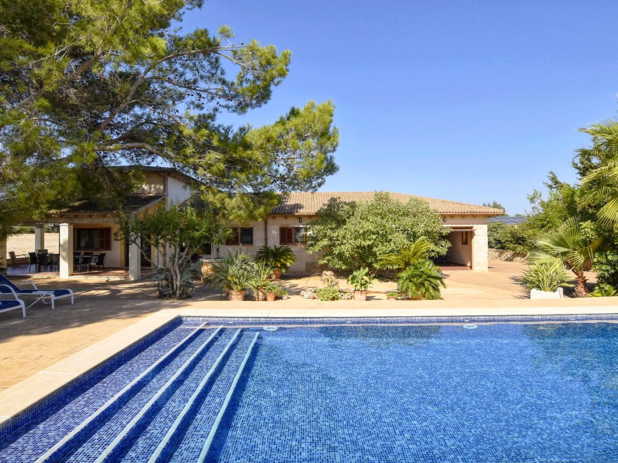 Modernes Landhaus mit Pool, Klimaanlage und WLAN nur 2 km vom Strand entfernt-Image-tags.info