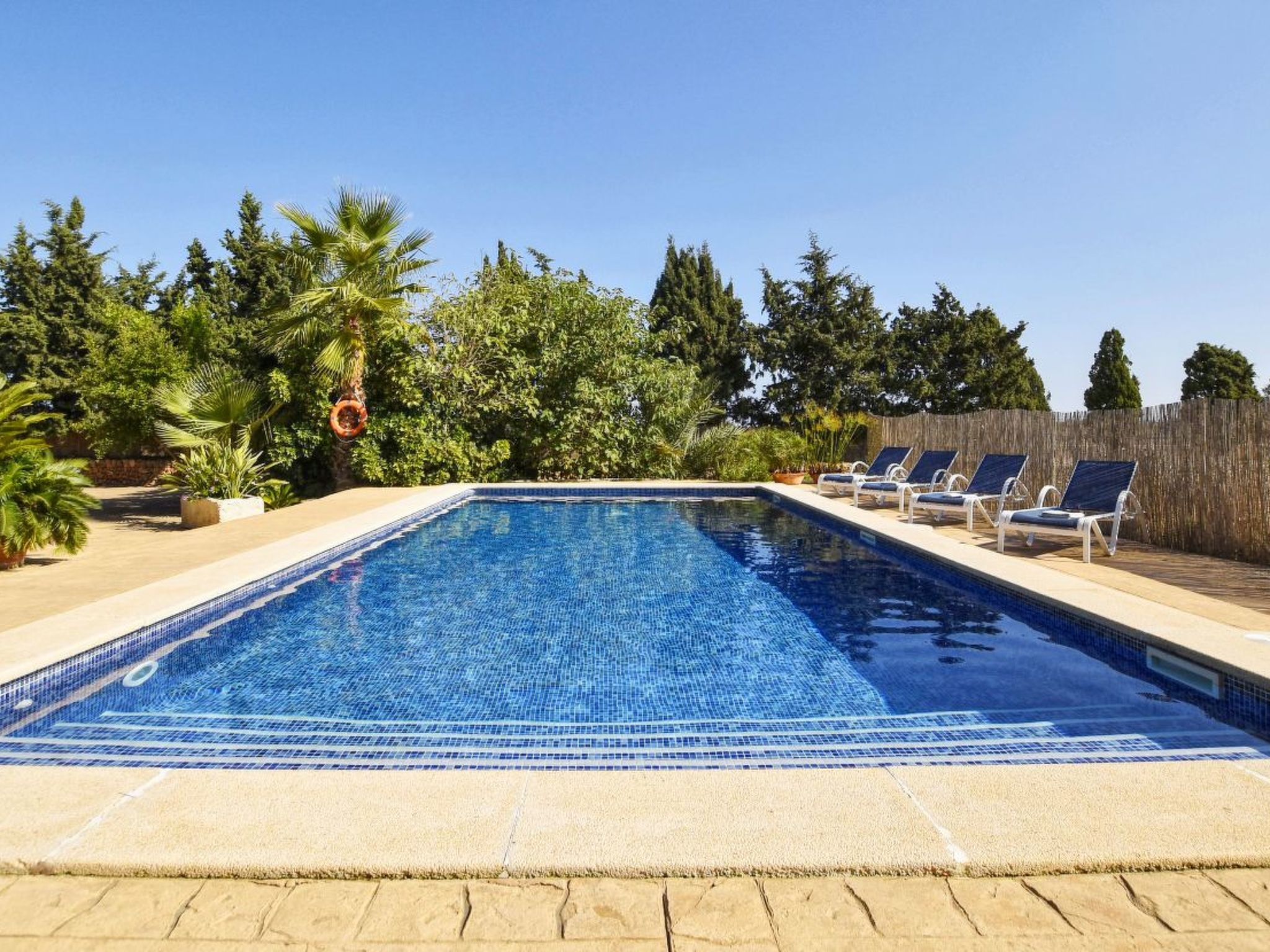 Modernes Landhaus mit Pool, Klimaanlage und WLAN nur 2 km vom Strand entfernt-Image-tags.info