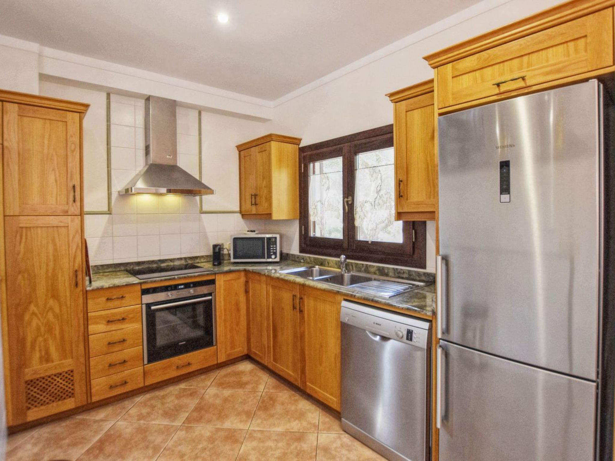 Modernes Landhaus mit Pool, Klimaanlage und WLAN nur 2 km vom Strand entfernt-Image-tags.info