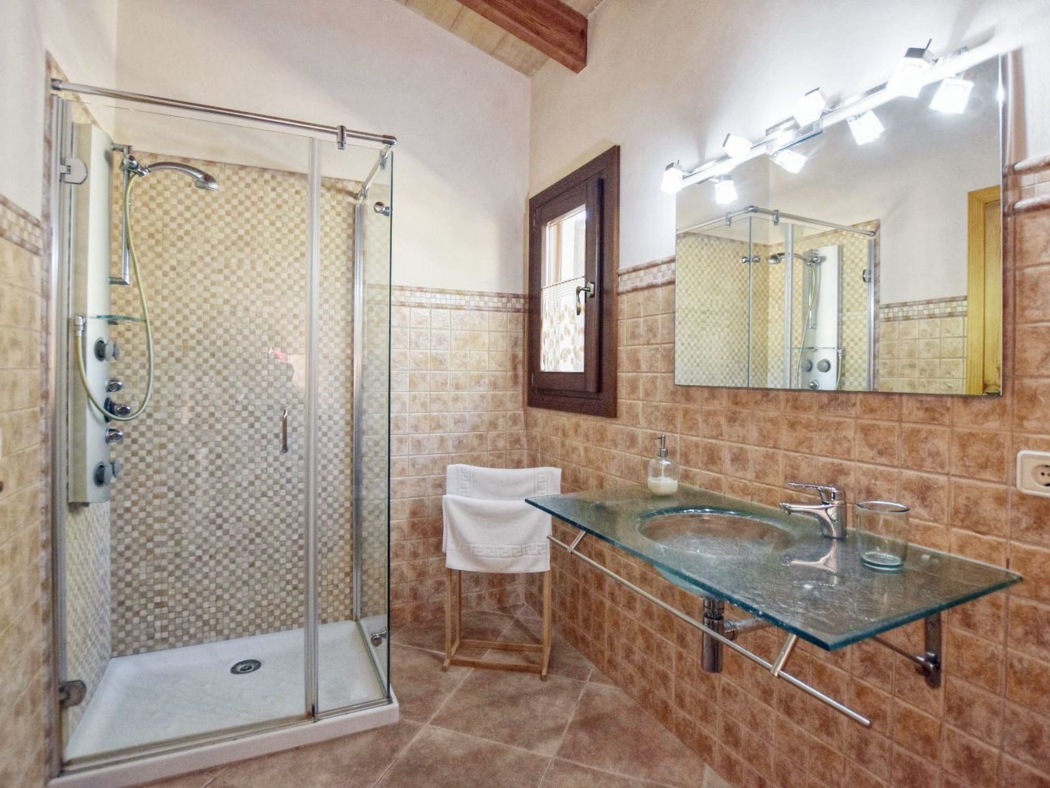 Modernes Landhaus mit Pool, Klimaanlage und WLAN nur 2 km vom Strand entfernt-Image-tags.info