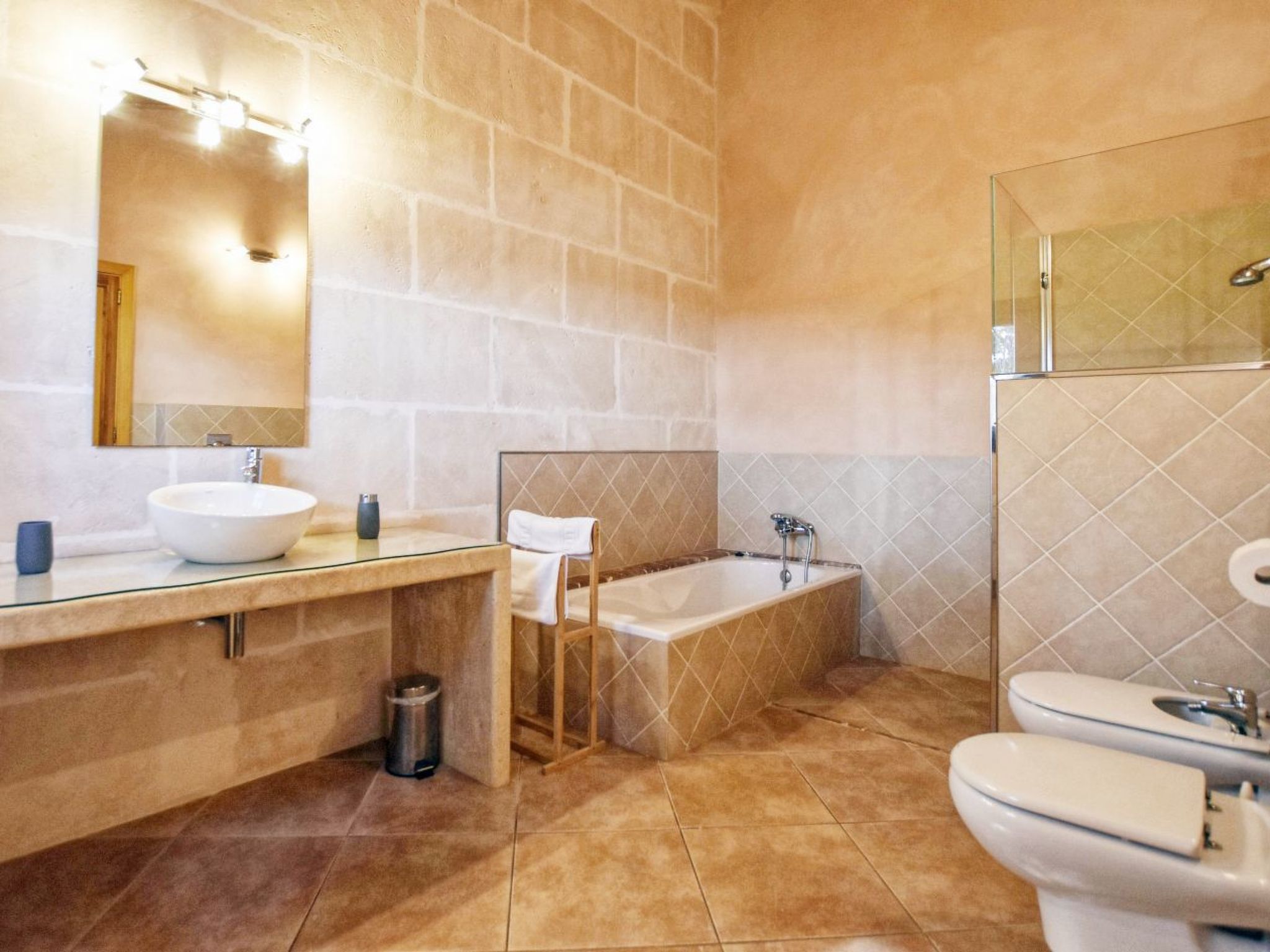 Modernes Landhaus mit Pool, Klimaanlage und WLAN nur 2 km vom Strand entfernt-Image-tags.info