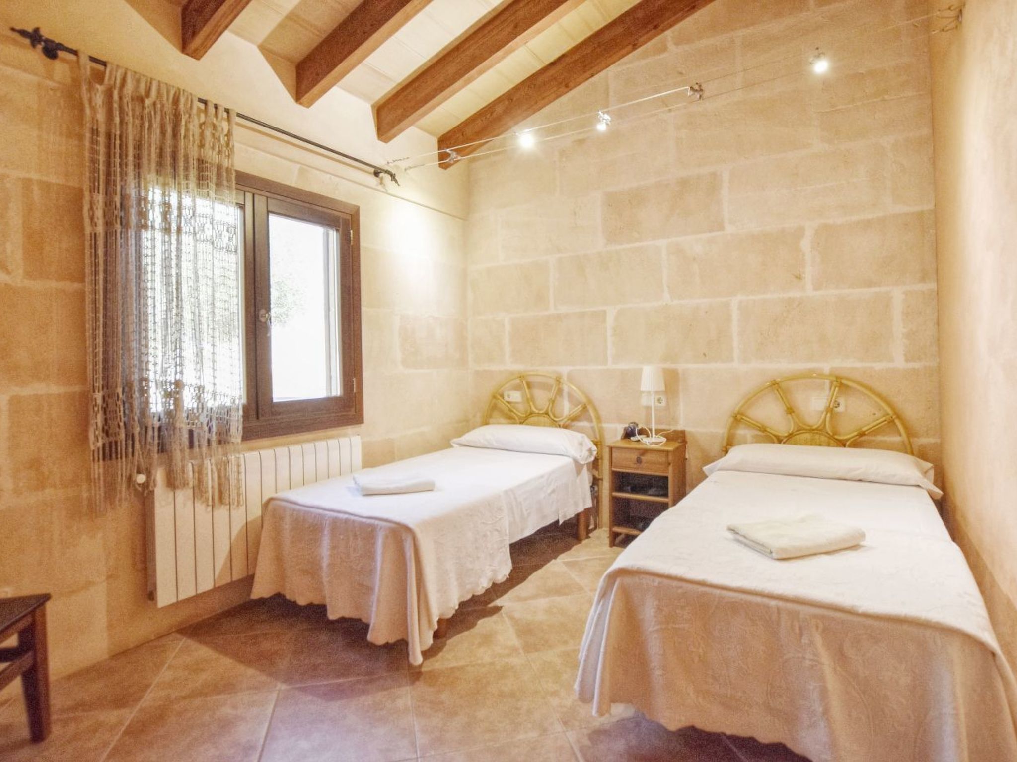 Modernes Landhaus mit Pool, Klimaanlage und WLAN nur 2 km vom Strand entfernt-Image-tags.info