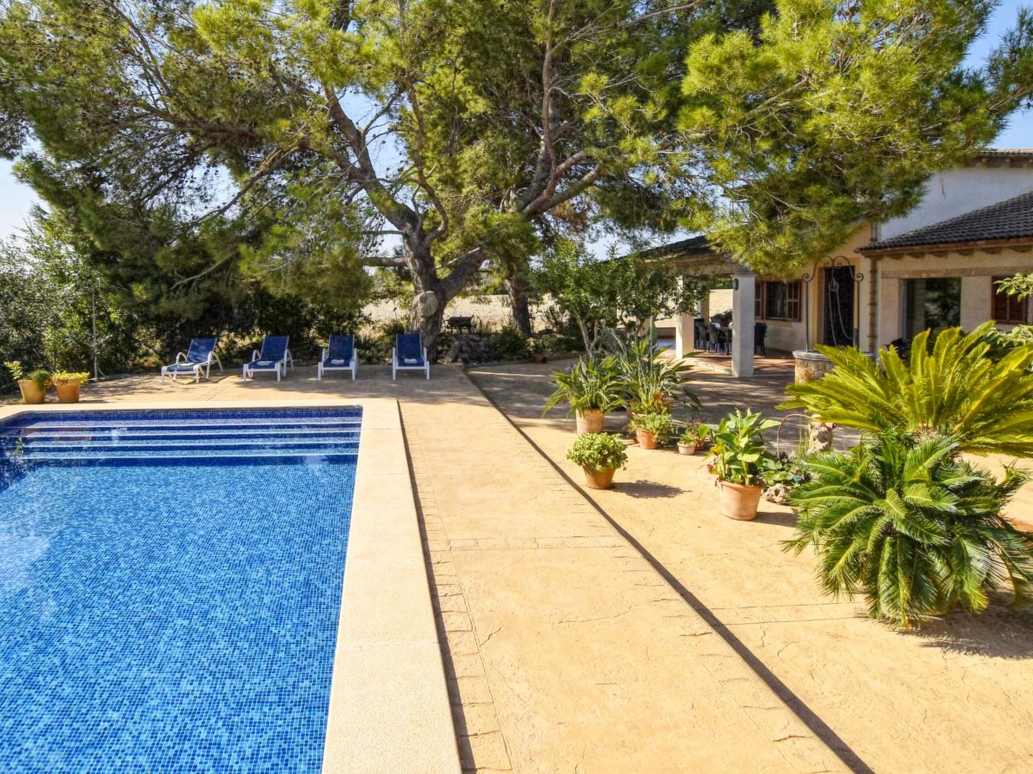 Modernes Landhaus mit Pool, Klimaanlage und WLAN nur 2 km vom Strand entfernt-Image-tags.info