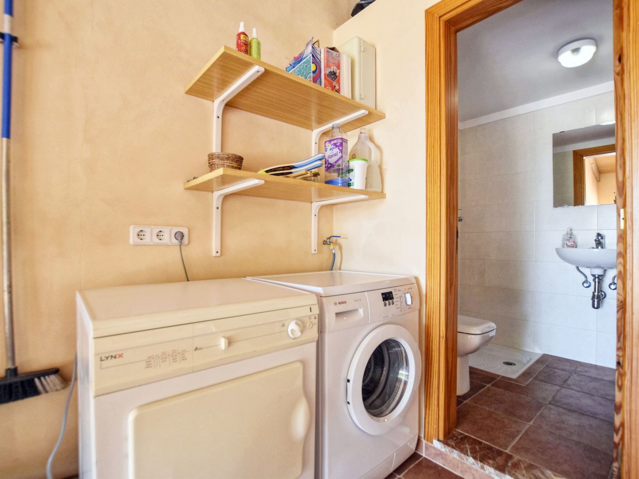 Modernes Landhaus mit Pool, Klimaanlage und WLAN nur 2 km vom Strand entfernt-Image-tags.info