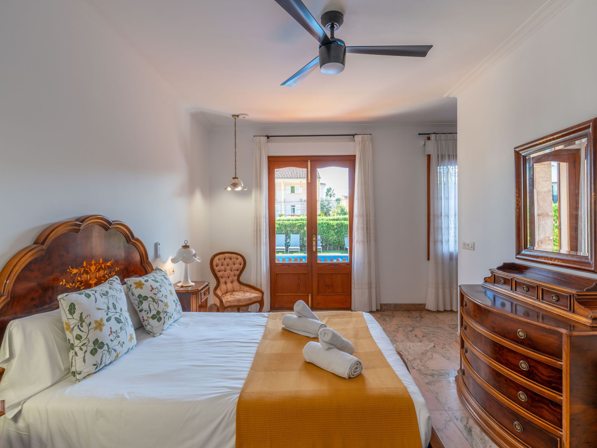 Villa Damar, Villa mit 5 Schlafzimmern und Schwimmbad.-Image-tags.info