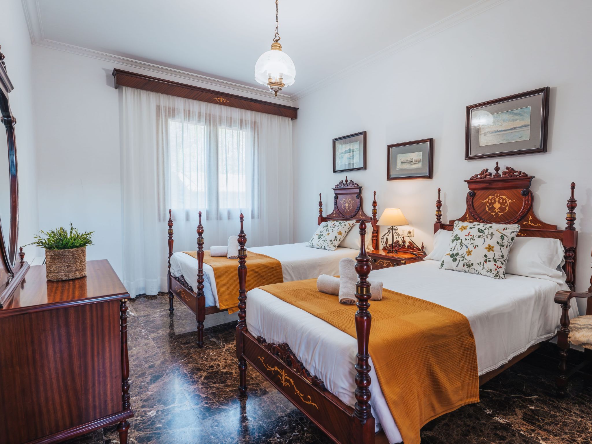 Villa Damar, Villa mit 5 Schlafzimmern und Schwimmbad.-Image-tags.info