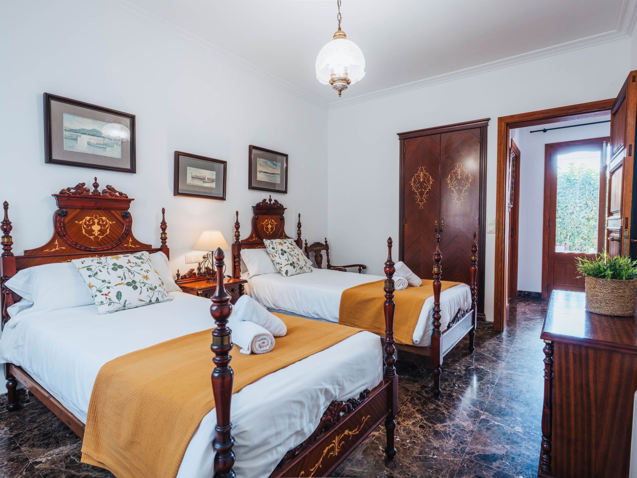 Villa Damar, Villa mit 5 Schlafzimmern und Schwimmbad.-Image-tags.info