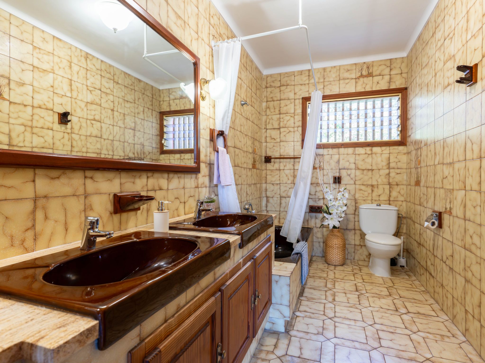 Villa Damar, Villa mit 5 Schlafzimmern und Schwimmbad.-Image-tags.info