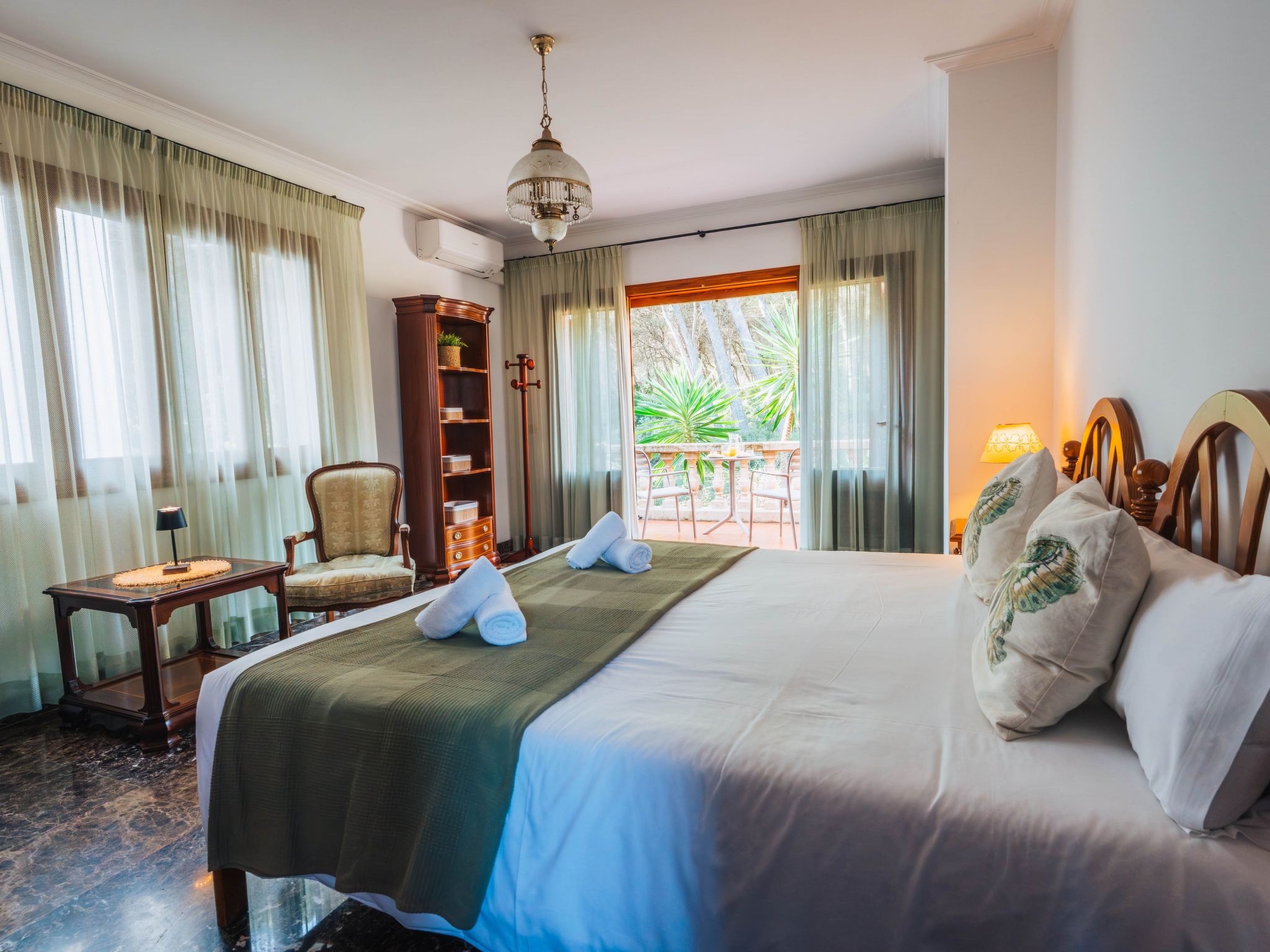 Villa Damar, Villa mit 5 Schlafzimmern und Schwimmbad.-Image-tags.info