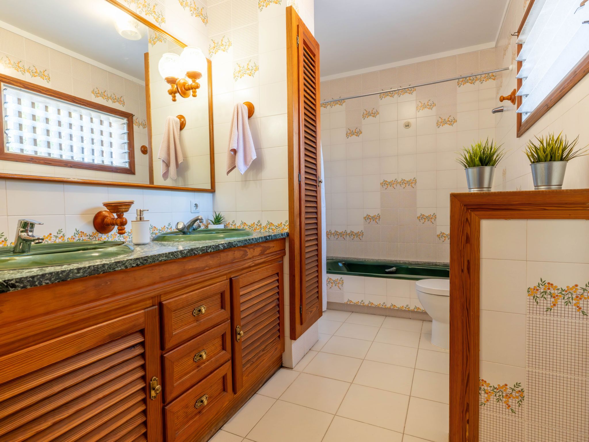 Villa Damar, Villa mit 5 Schlafzimmern und Schwimmbad.-Image-tags.info