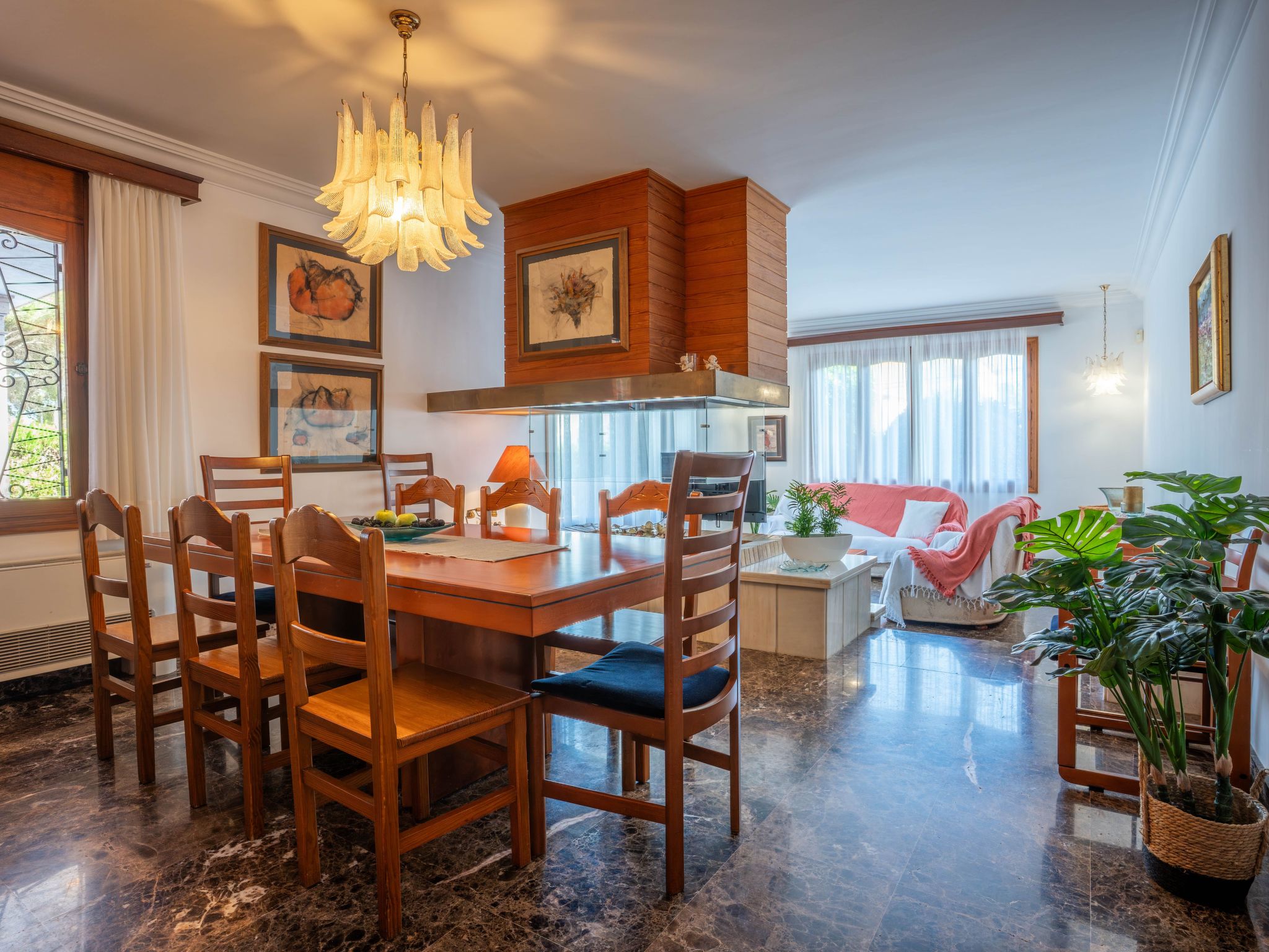 Villa Damar, Villa mit 5 Schlafzimmern und Schwimmbad.-Image-tags.info