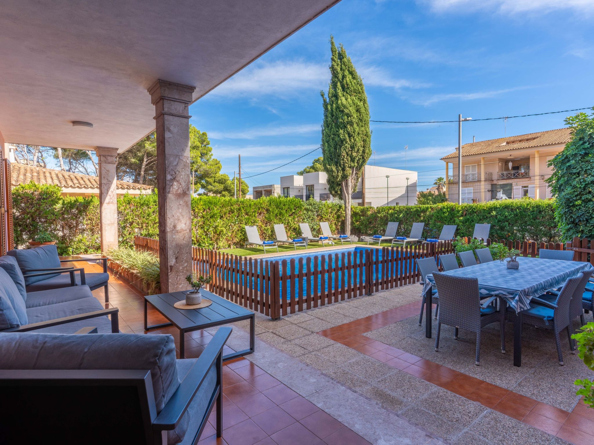 Villa Damar, Villa mit 5 Schlafzimmern und Schwimmbad.-Image-tags.info